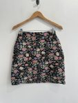 Saia floral jacquard fundo preto Kebal - 38 tamanho 38 - foto principal