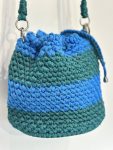 Bolsa tiracolo listrada azul e verde de crochê azul, verde - foto principal