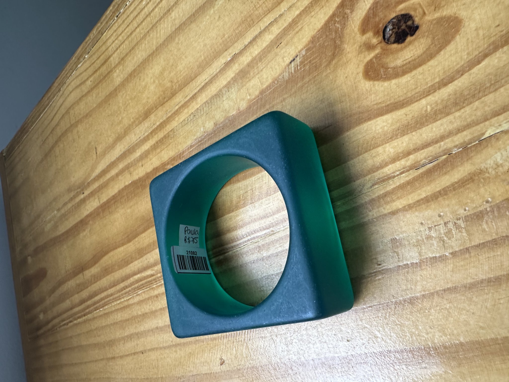 Pulseira verde quadrada de acrilico Paula