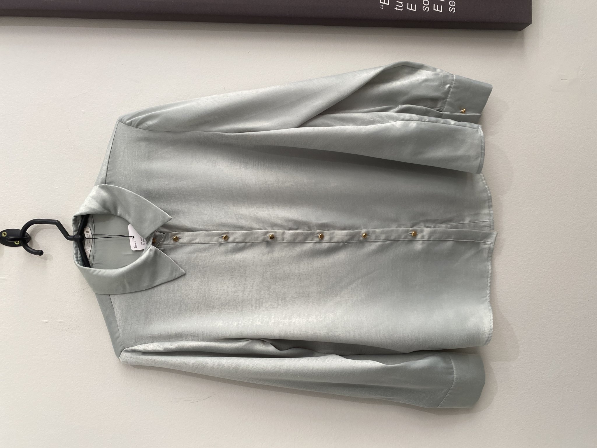 Camisa verde aguá cintilante m/longa de botões dourados Zara - P