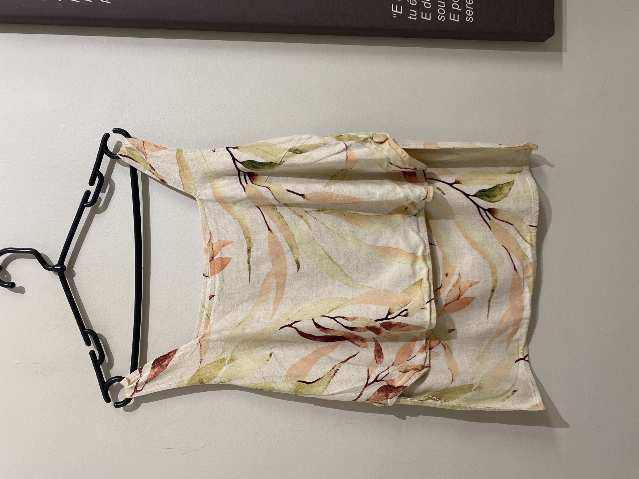 Blusa floral de alça grossa e assimetrica frente e tras Marfinno - M