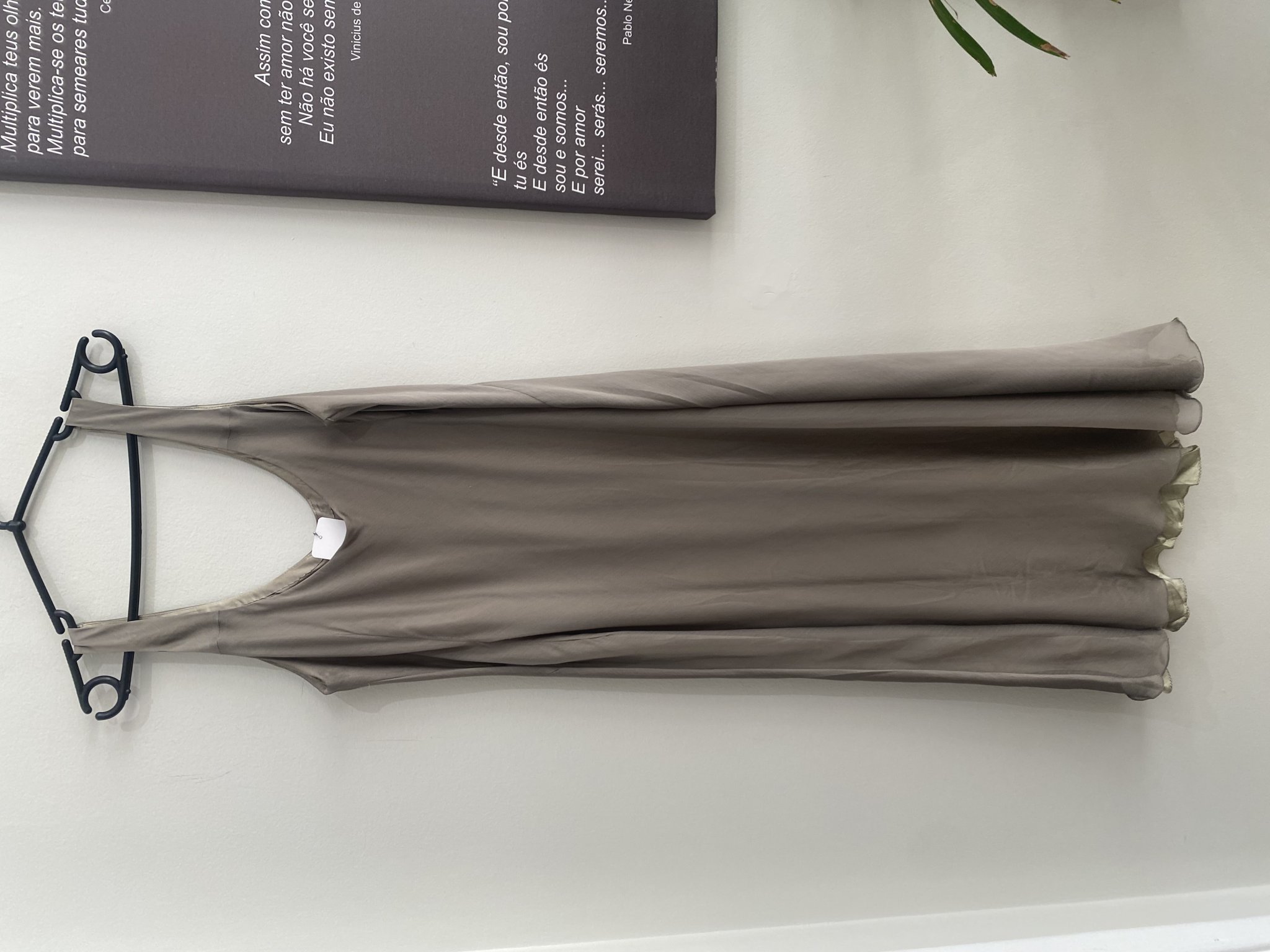Vestido verde acetinado de alça s/marca - M