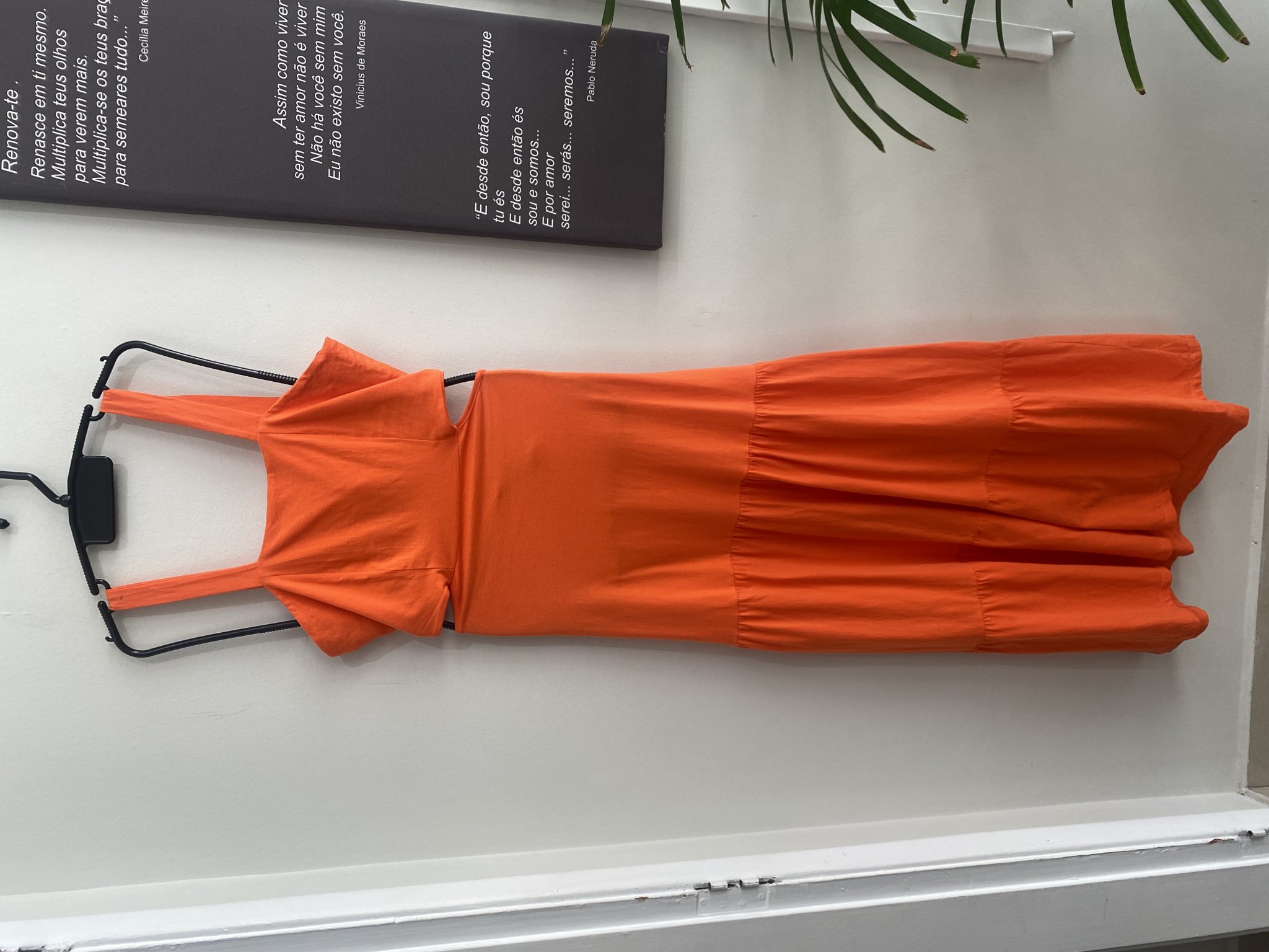 Vestido longo laranja de alça e c/recortes s/marca - M