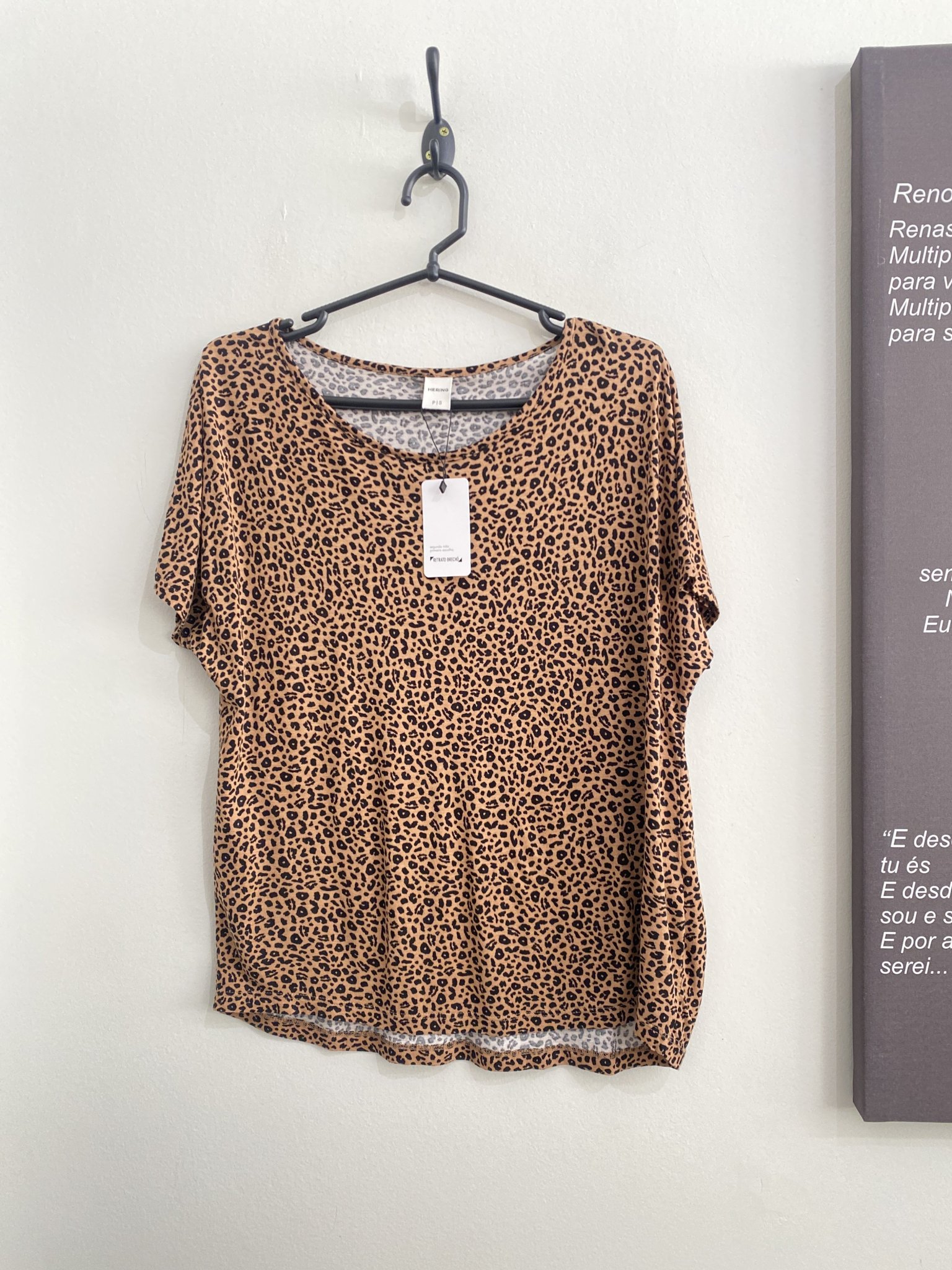 Blusa animal print m/curta Hering - P