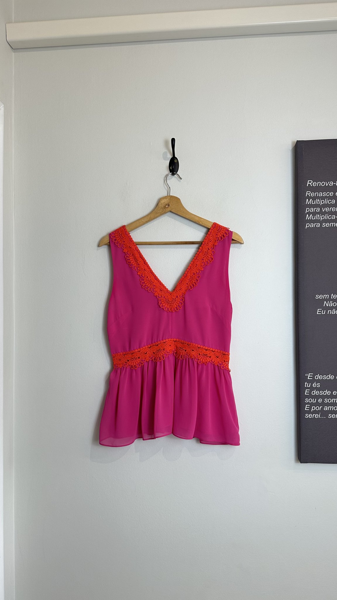 Blusa rosa s/manga com bordado laranja laise Avanzzo - 42