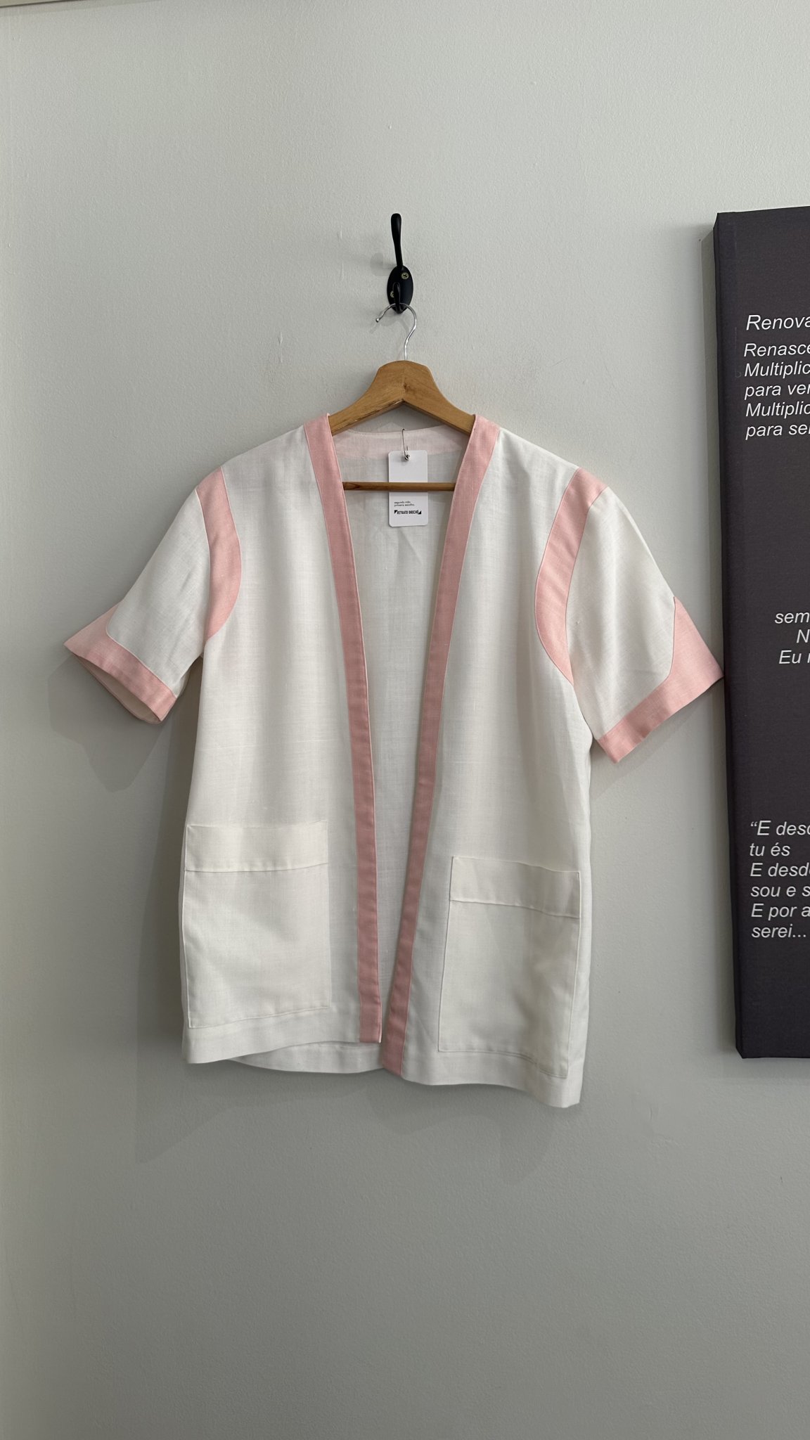 Quimono branca com linhas rosa m/curta de linho s/marca