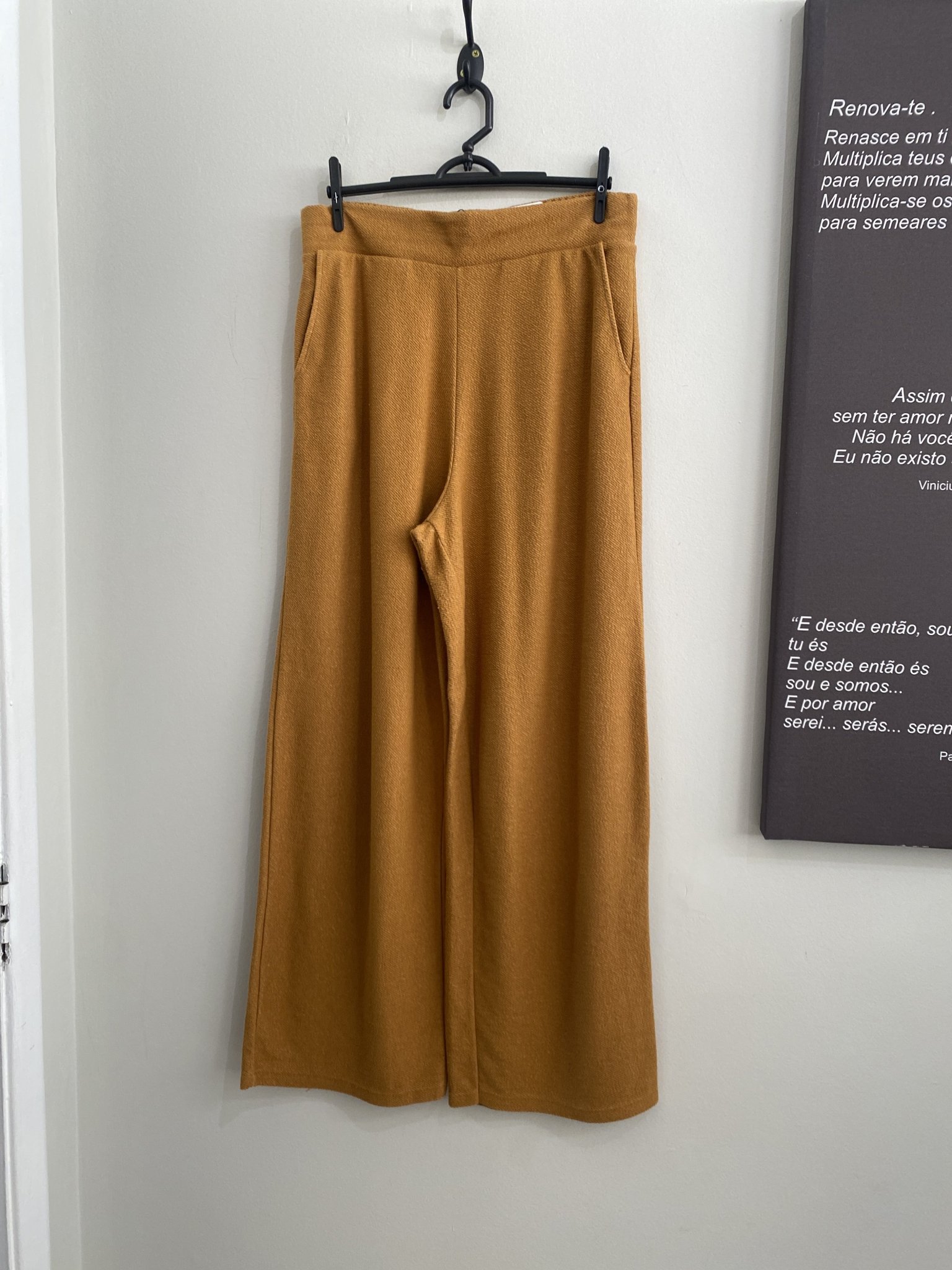 Calça pantalona camel moletom Hering - M