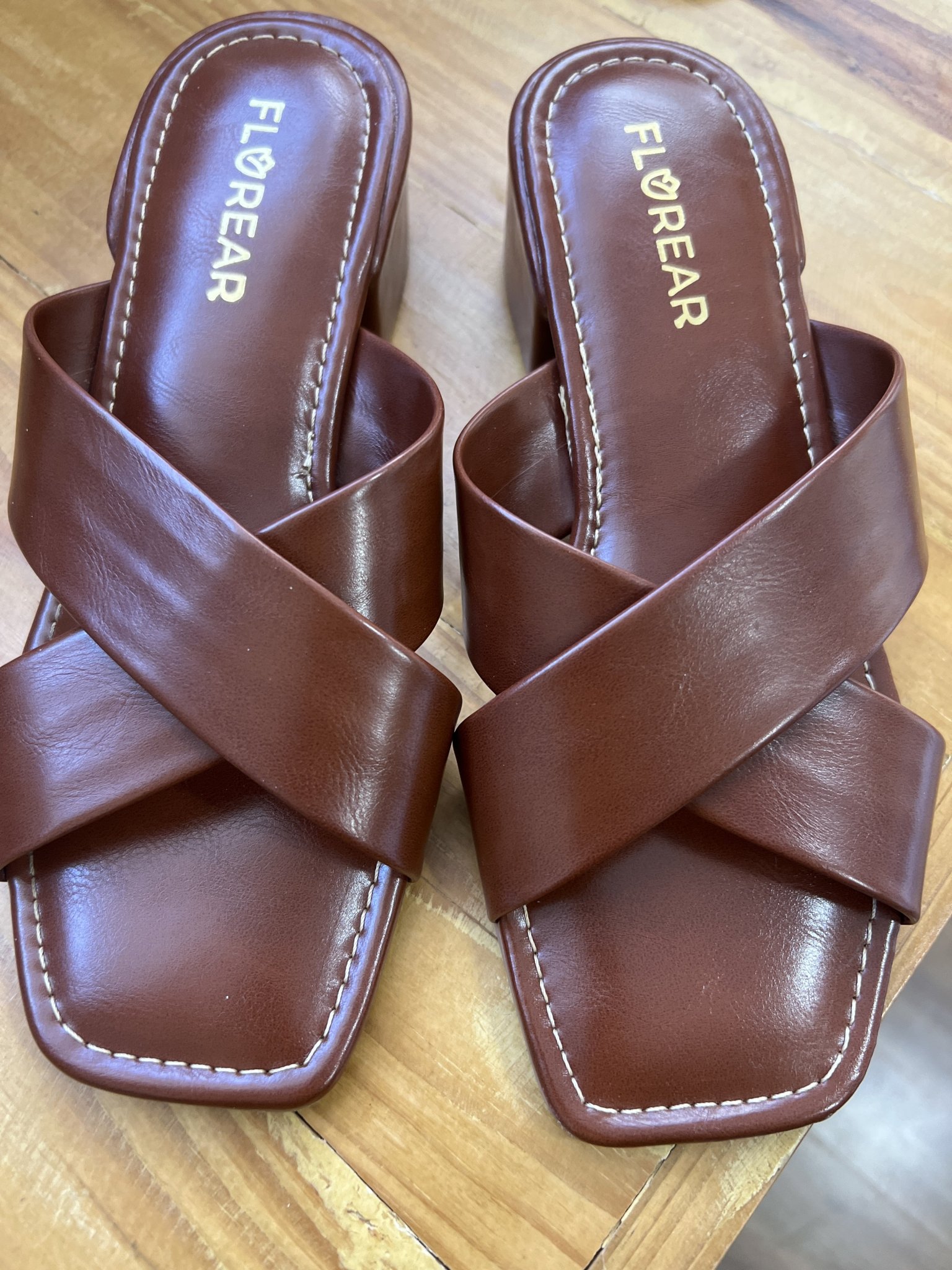 Sandalia marrom de saltinho bloco Florear 37