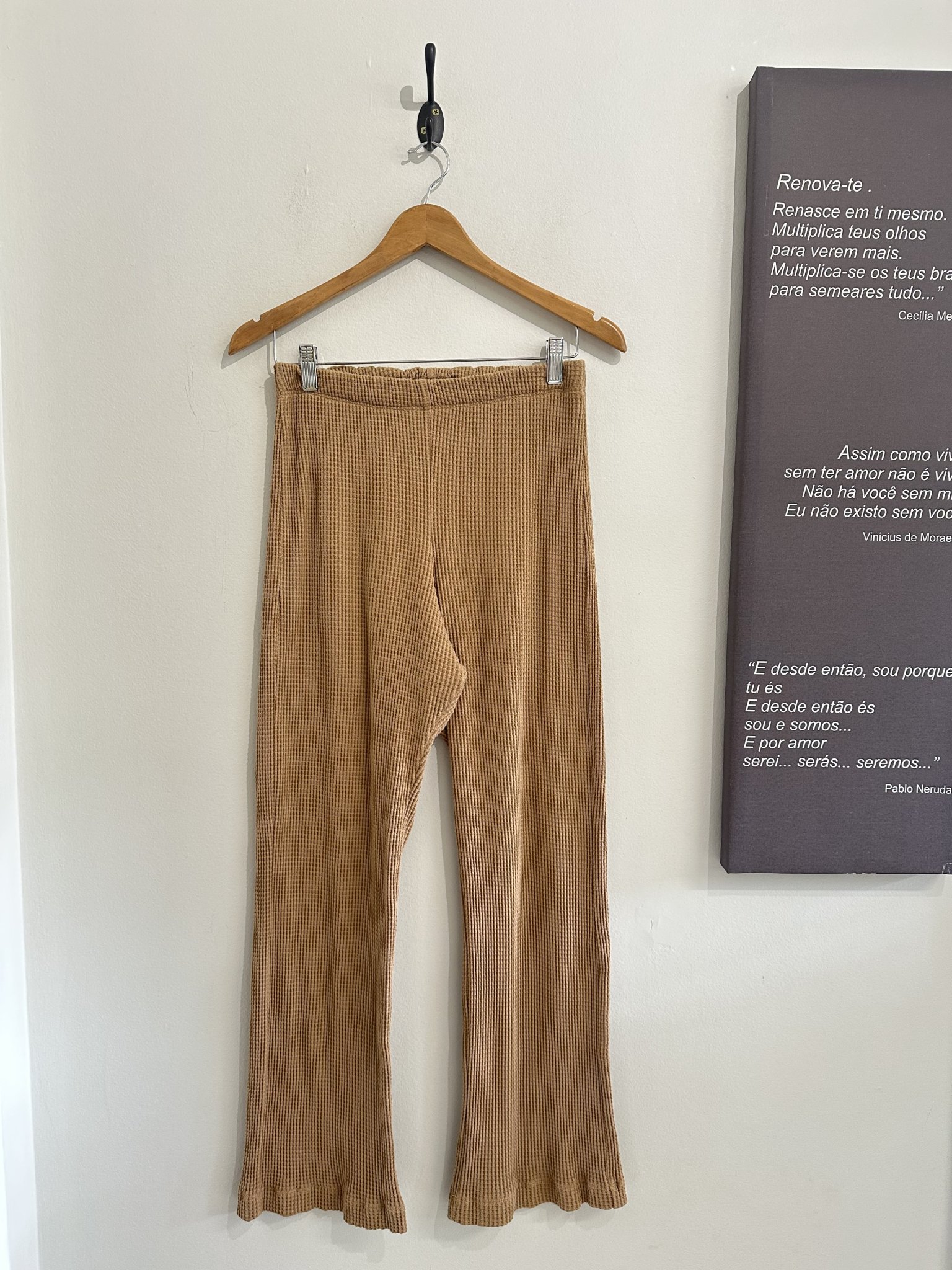 Calça pantalona marrom texturizada Sislla - M