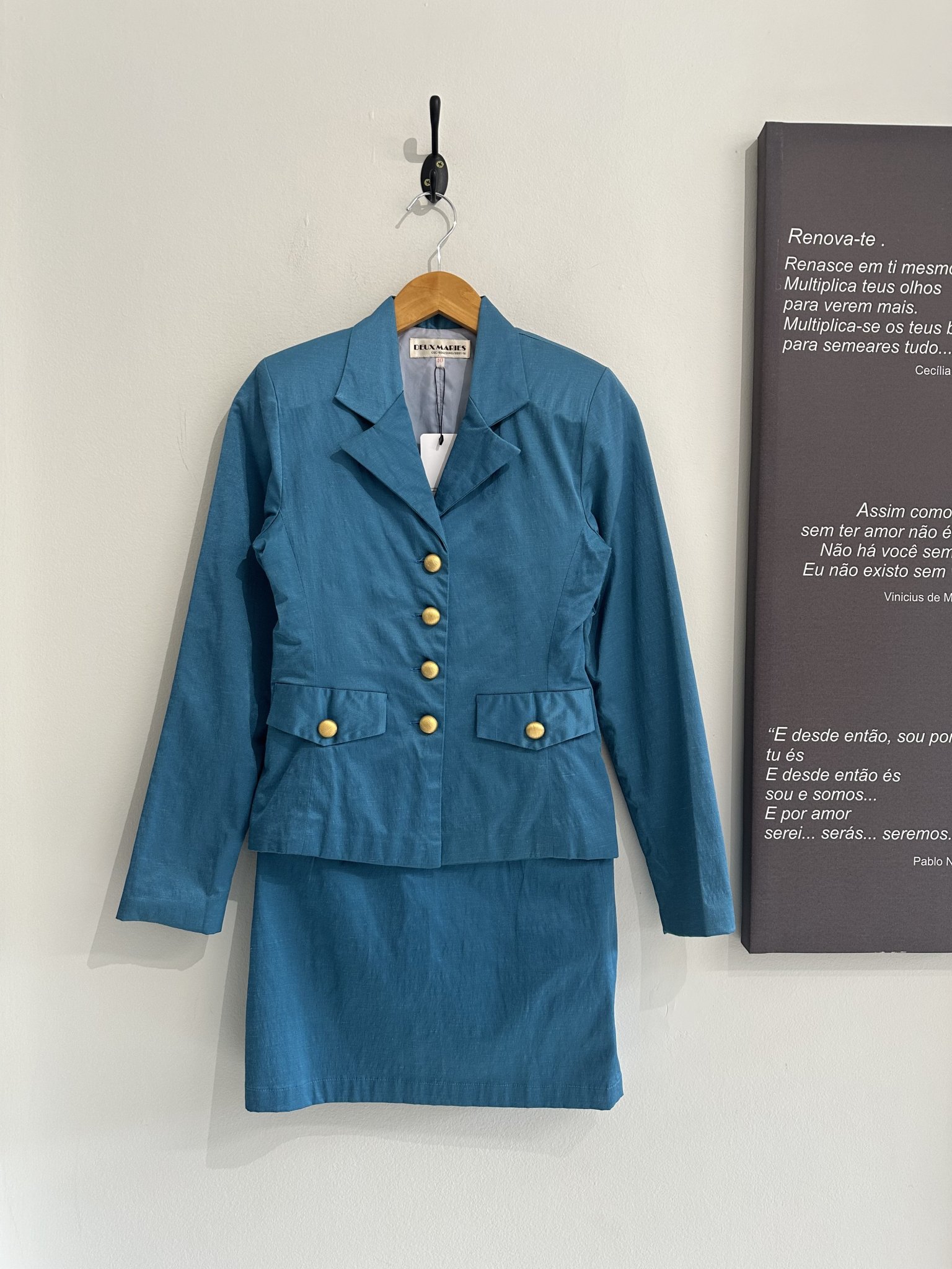 Blazer azul claro furtacor com botões dourados vintage Deux Marie - 40