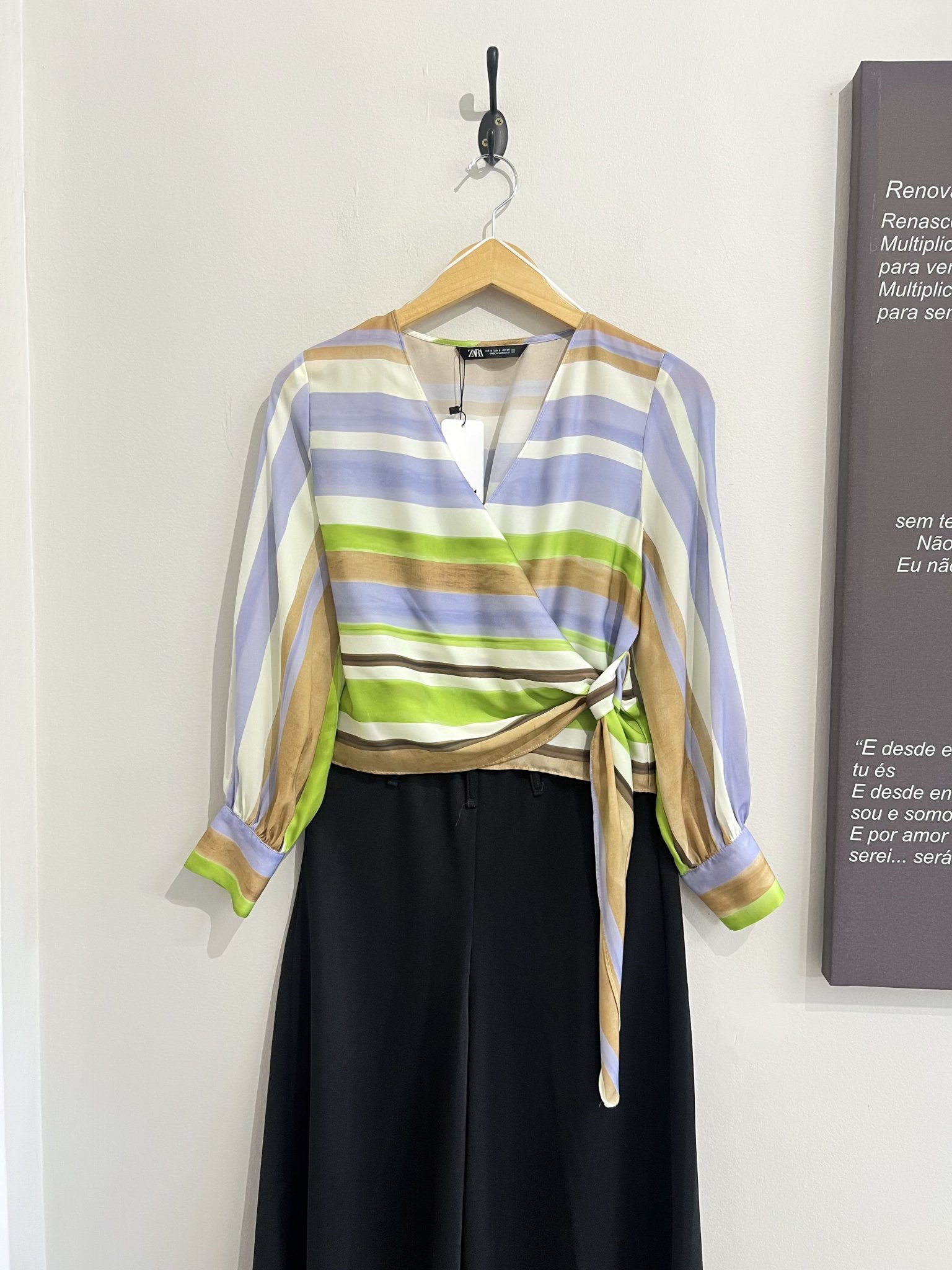 Blusa cropped listrado roxo/verde/marrom m/longa Zara - P