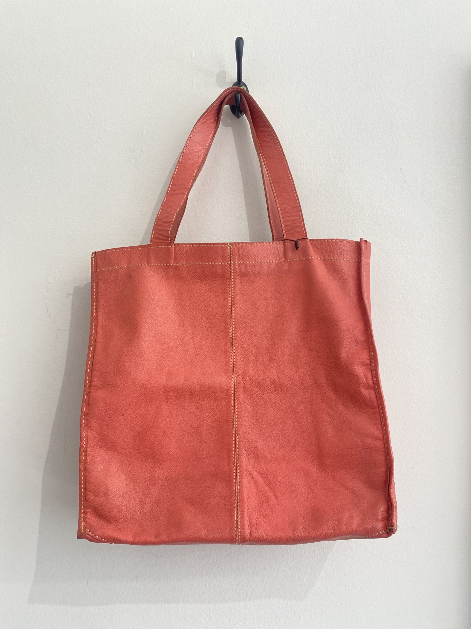 Bolsa tiracolo coral de couro s/marca