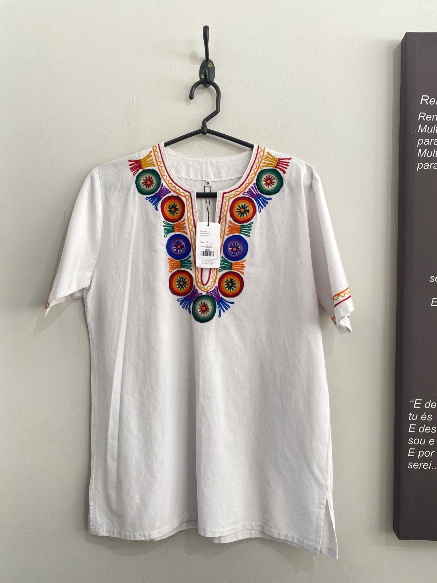 Blusa branca bordada etnica m/curta - P
