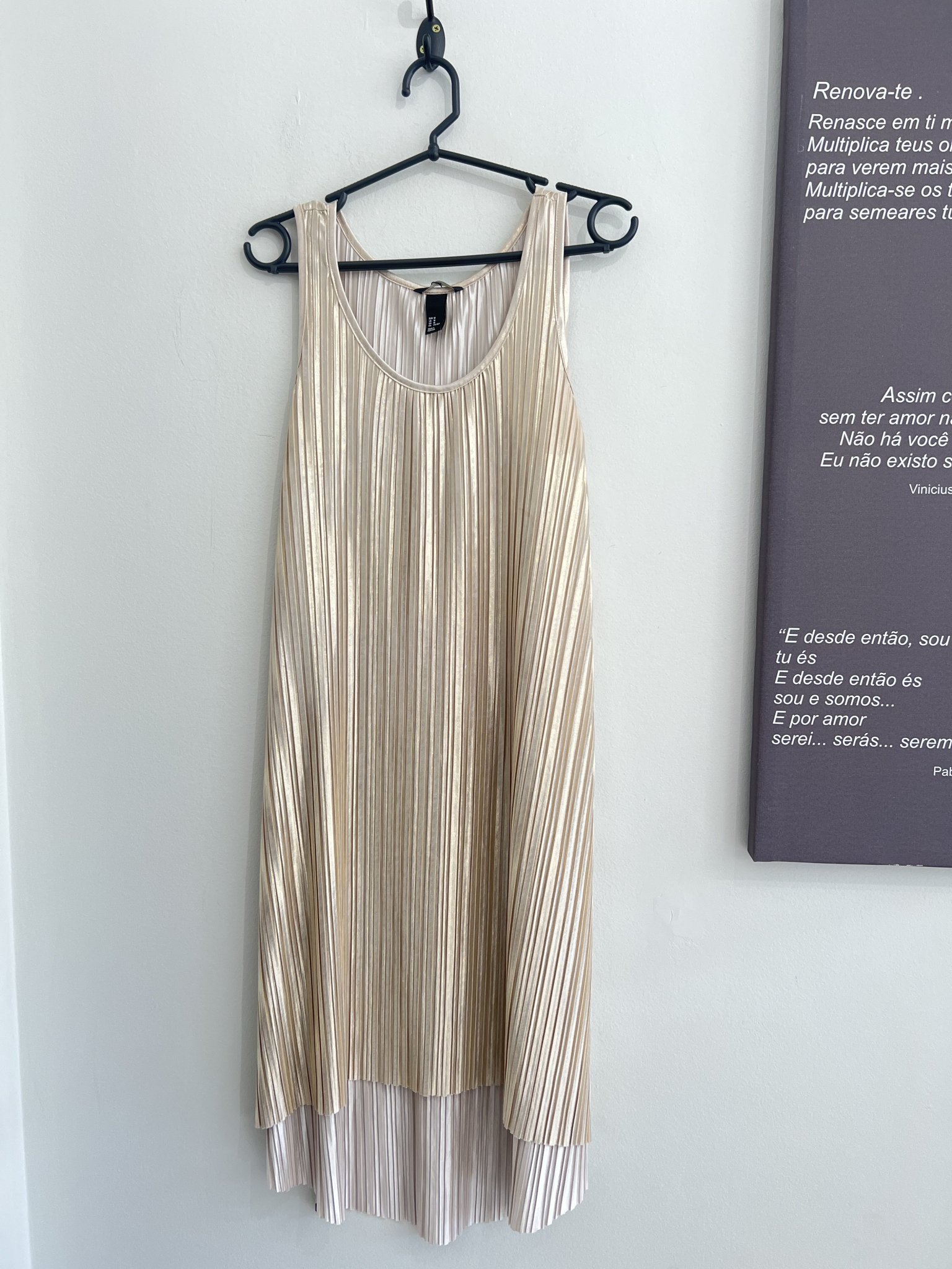 Vestido plissado champagner H&M - M