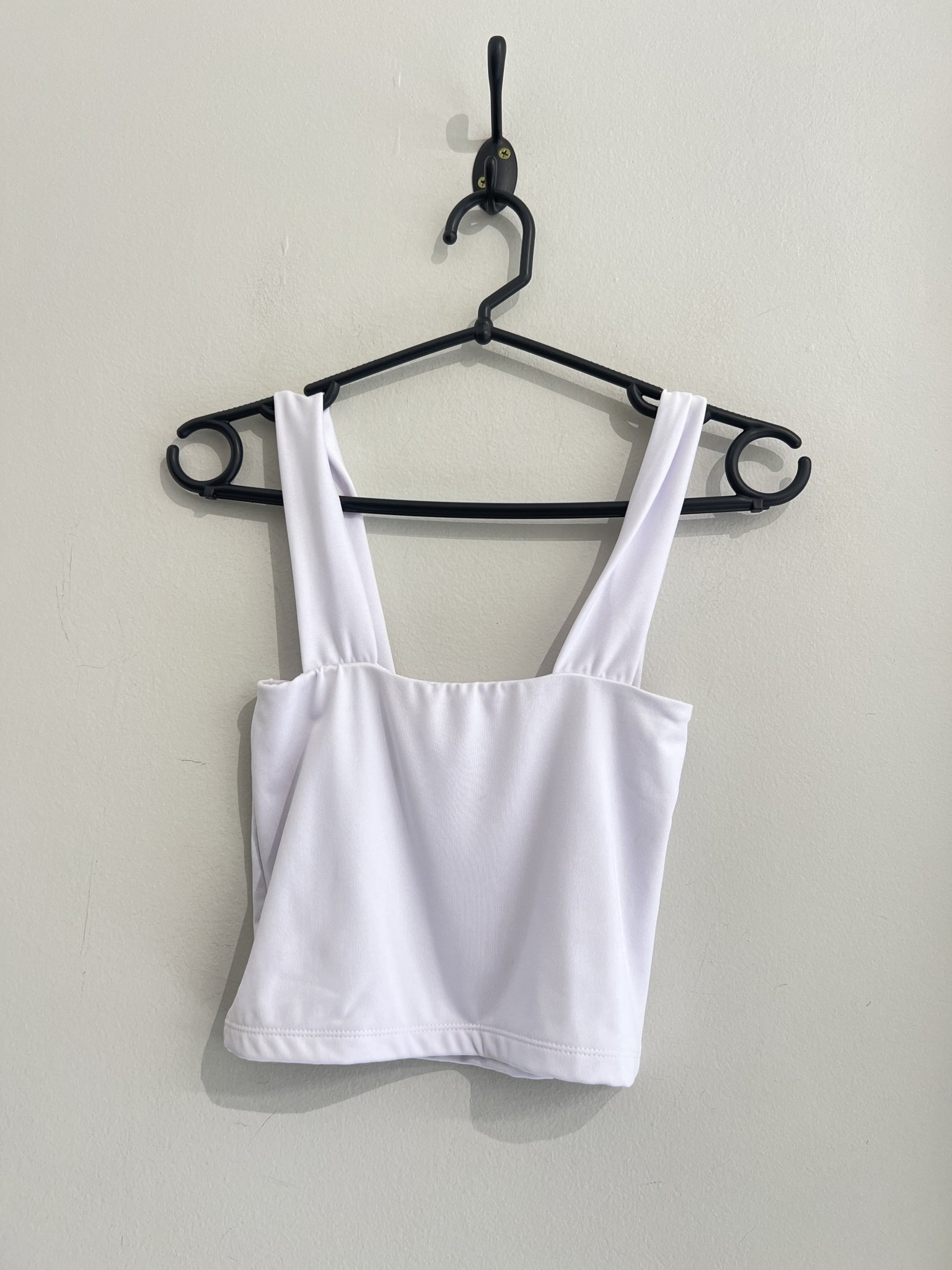 Cropped branco quadrado alça grossa s/marca de malha - P