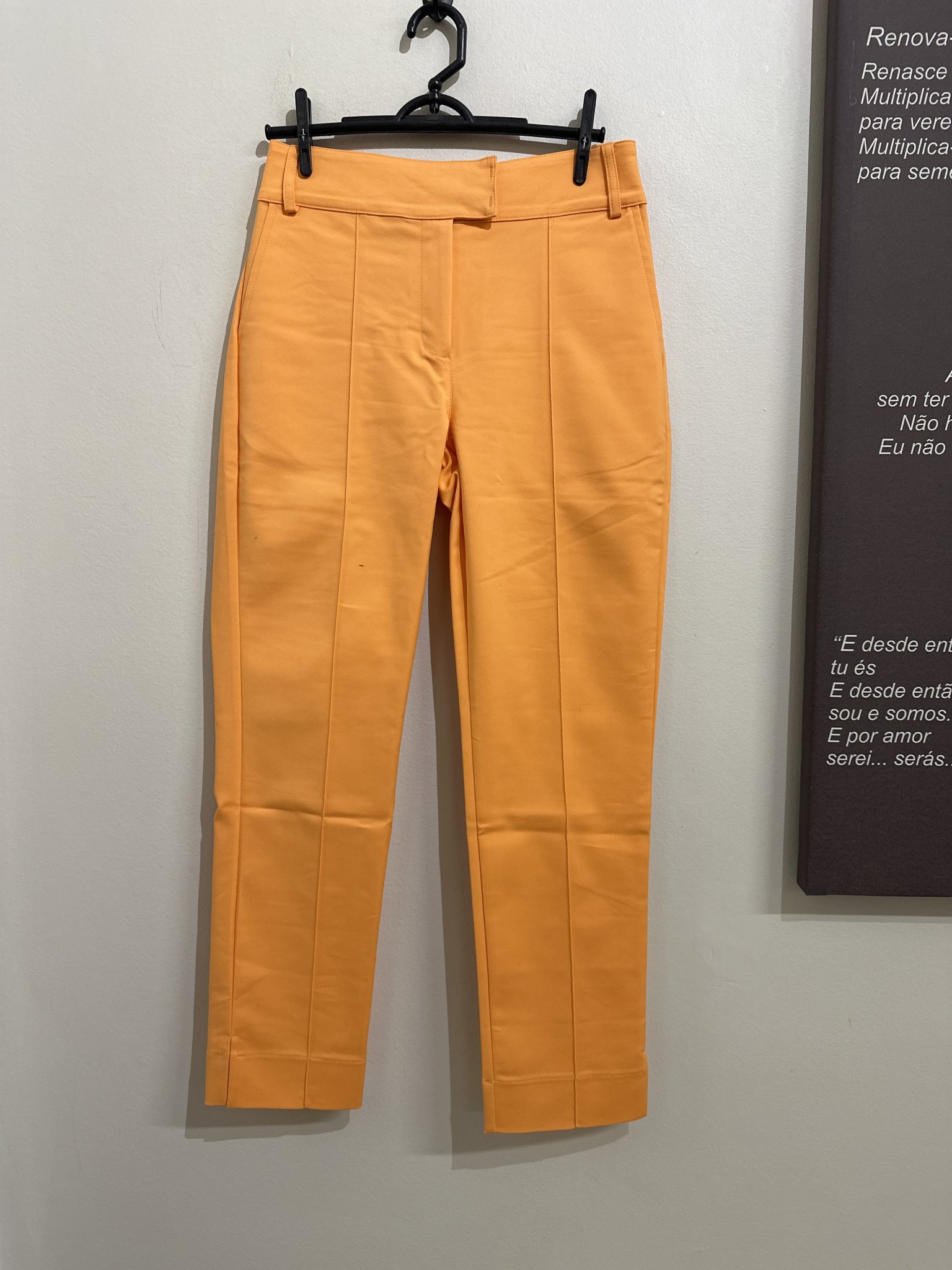 Calça social laranja Trindade - P