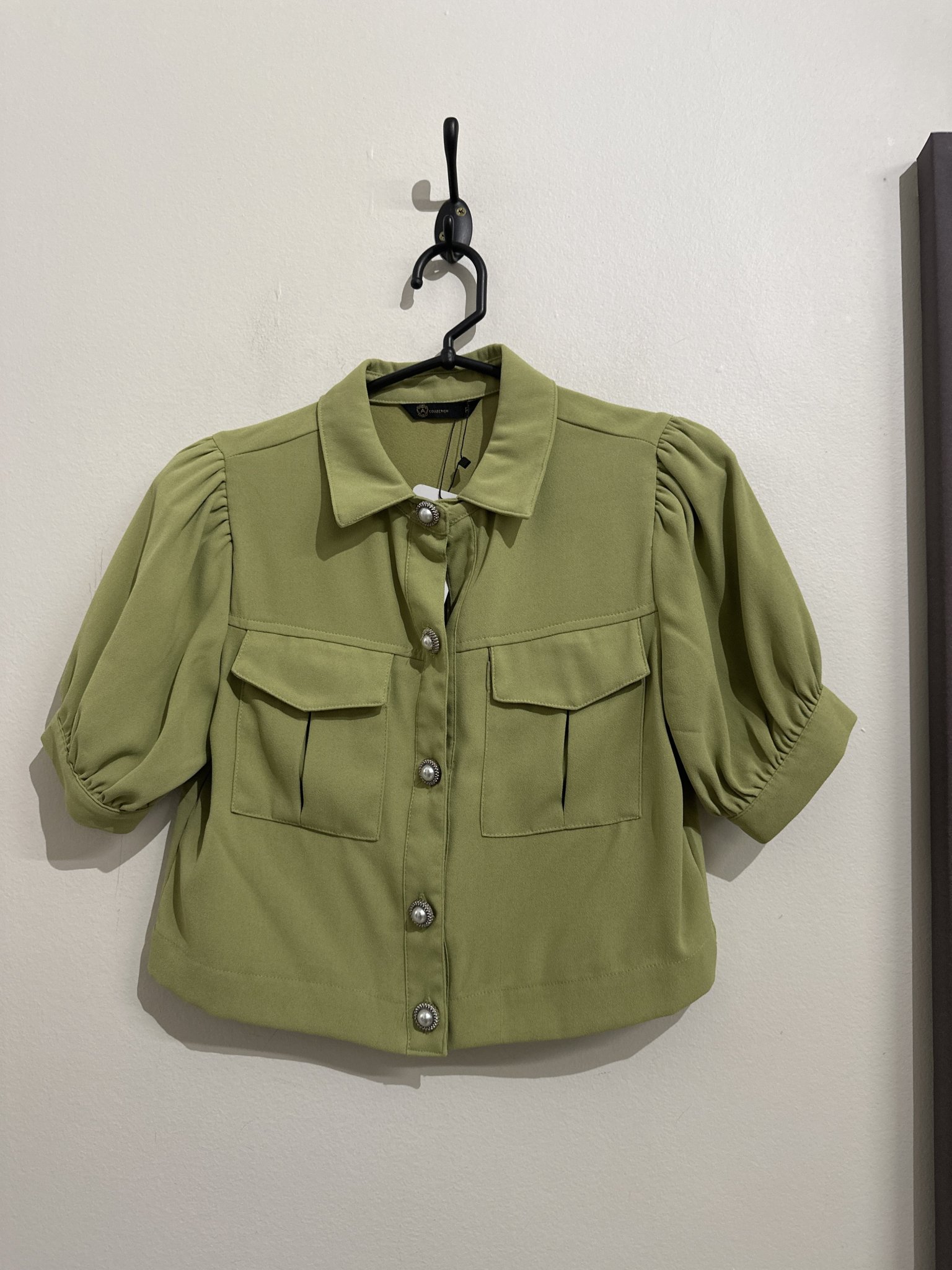 Camisa cropped verde abacate m/curta bufante Collection - P