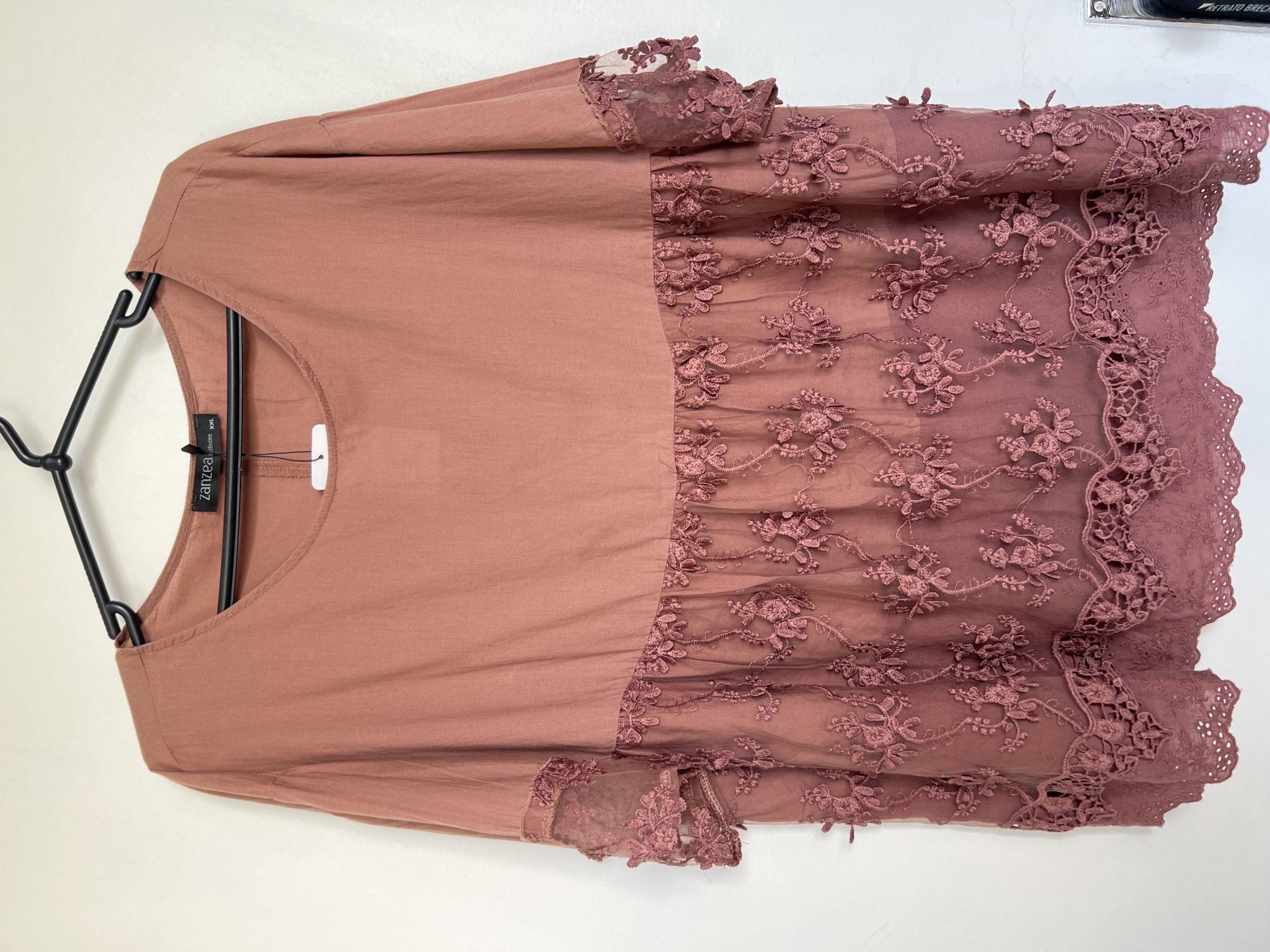 Blusa marrom c/renda bordada m/curta Zanzea - 2G
