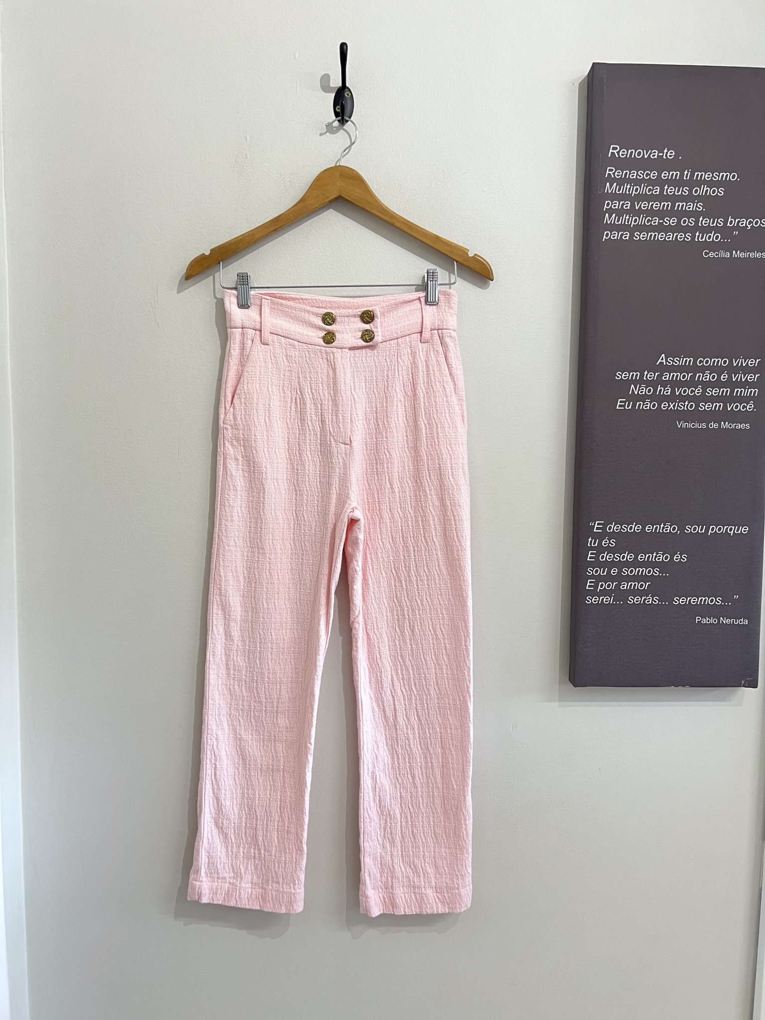 Calça rosa texturizada reta c/botões Collection - 36
