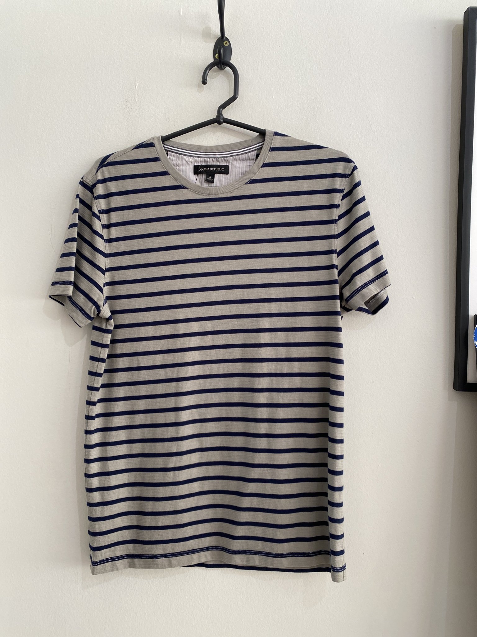 Camiseta listrada azul e cinza m/curta Banana Republic de algodão - P