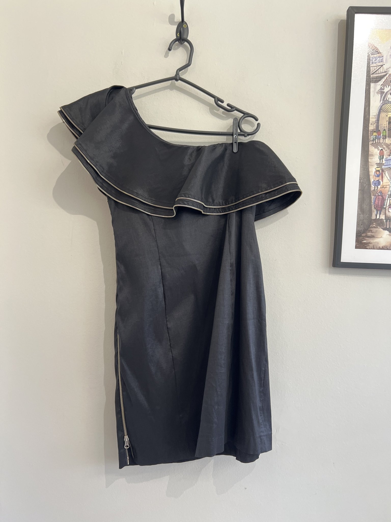 Vestido preto m/nula evasê com bordas em ziper Equus - P