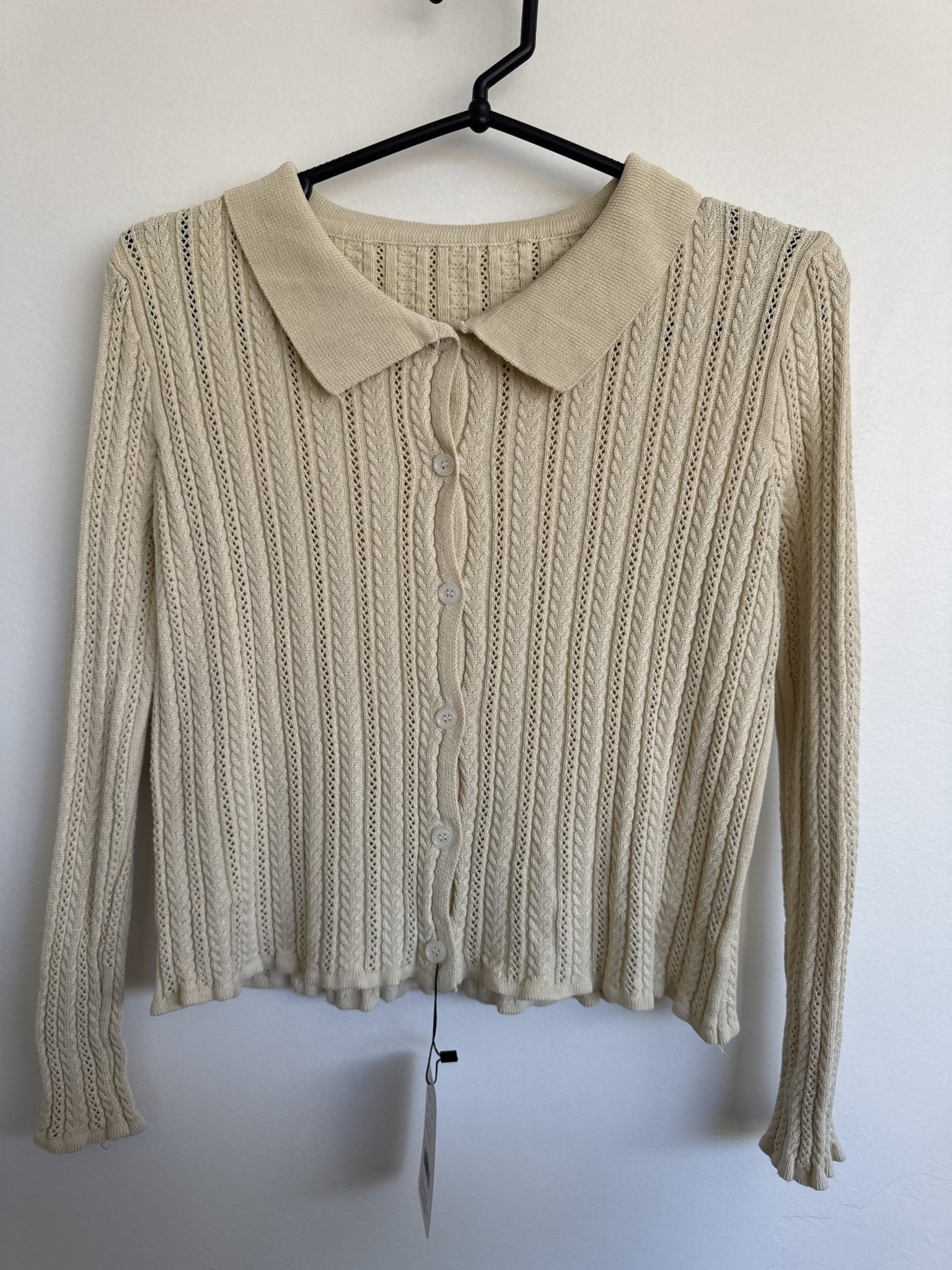 Blusa creme de botões m/longa tricot bordado sem marca - P