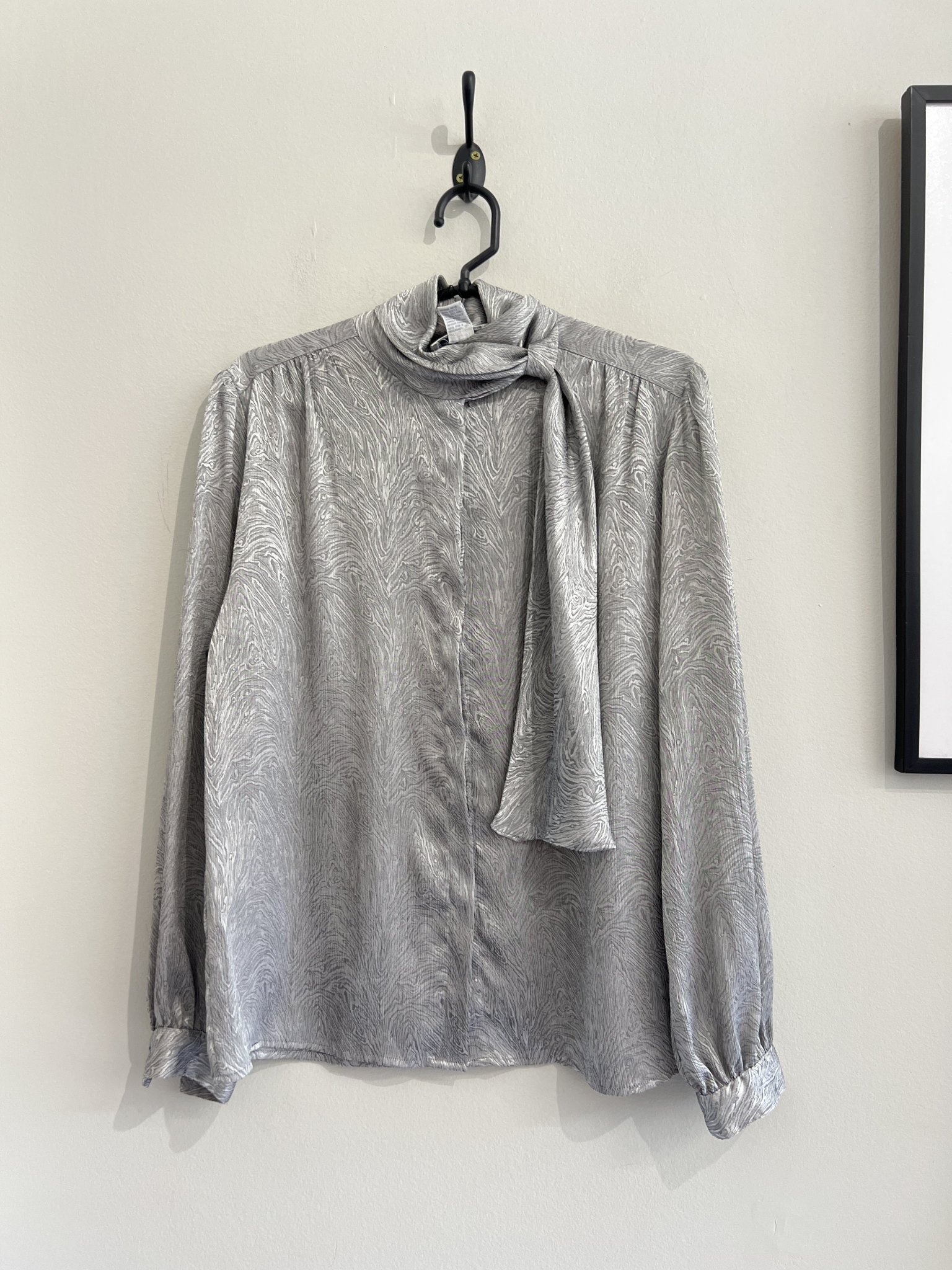 Camisa cinza texturizada de gola em faixa m/longa Claude Benneti - P