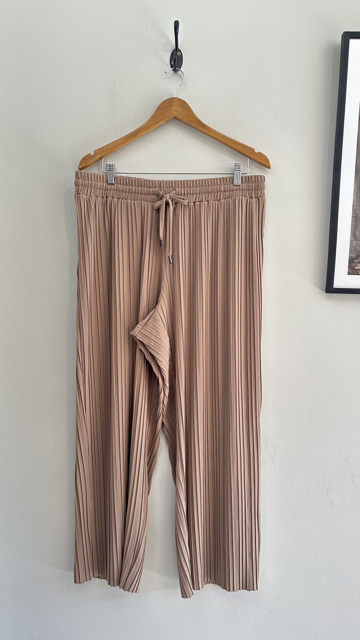 Calça pantalona cappuccino plissada de cintura regulavel Sabrina Lauren - GG