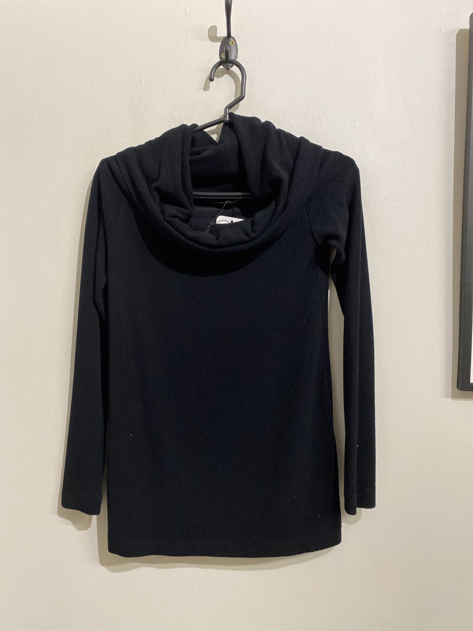 Blusa preta gola alta oversize e m/longa Animale - P