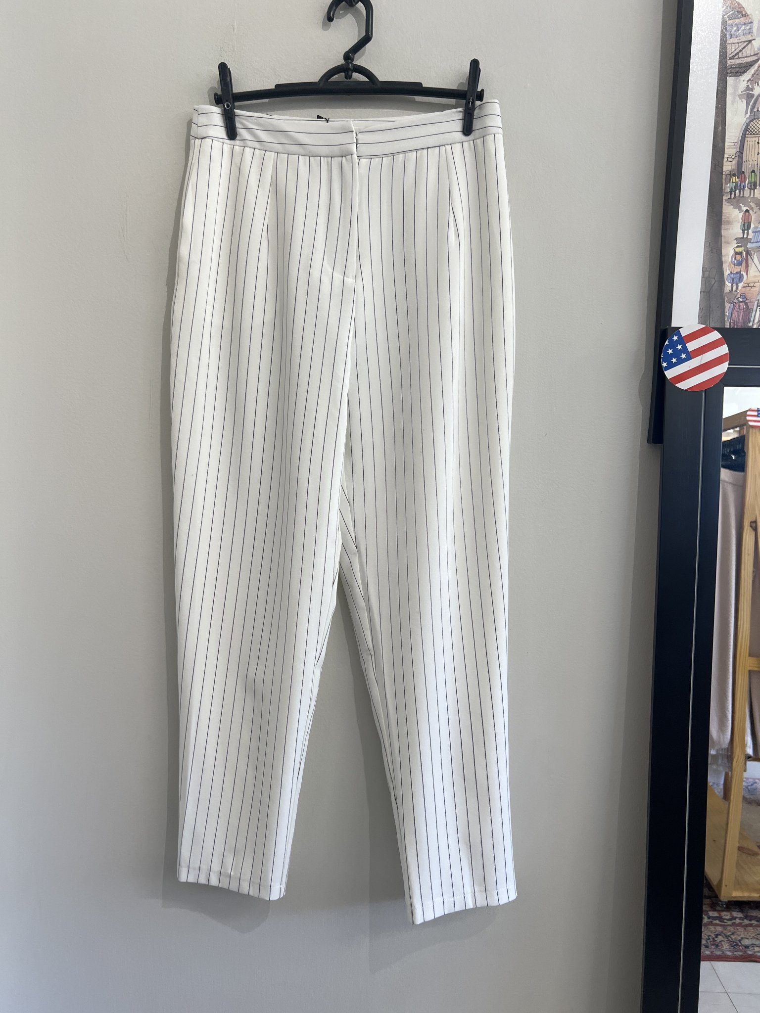 Calça alfaiataria branca risca de giz preta A Peach - M