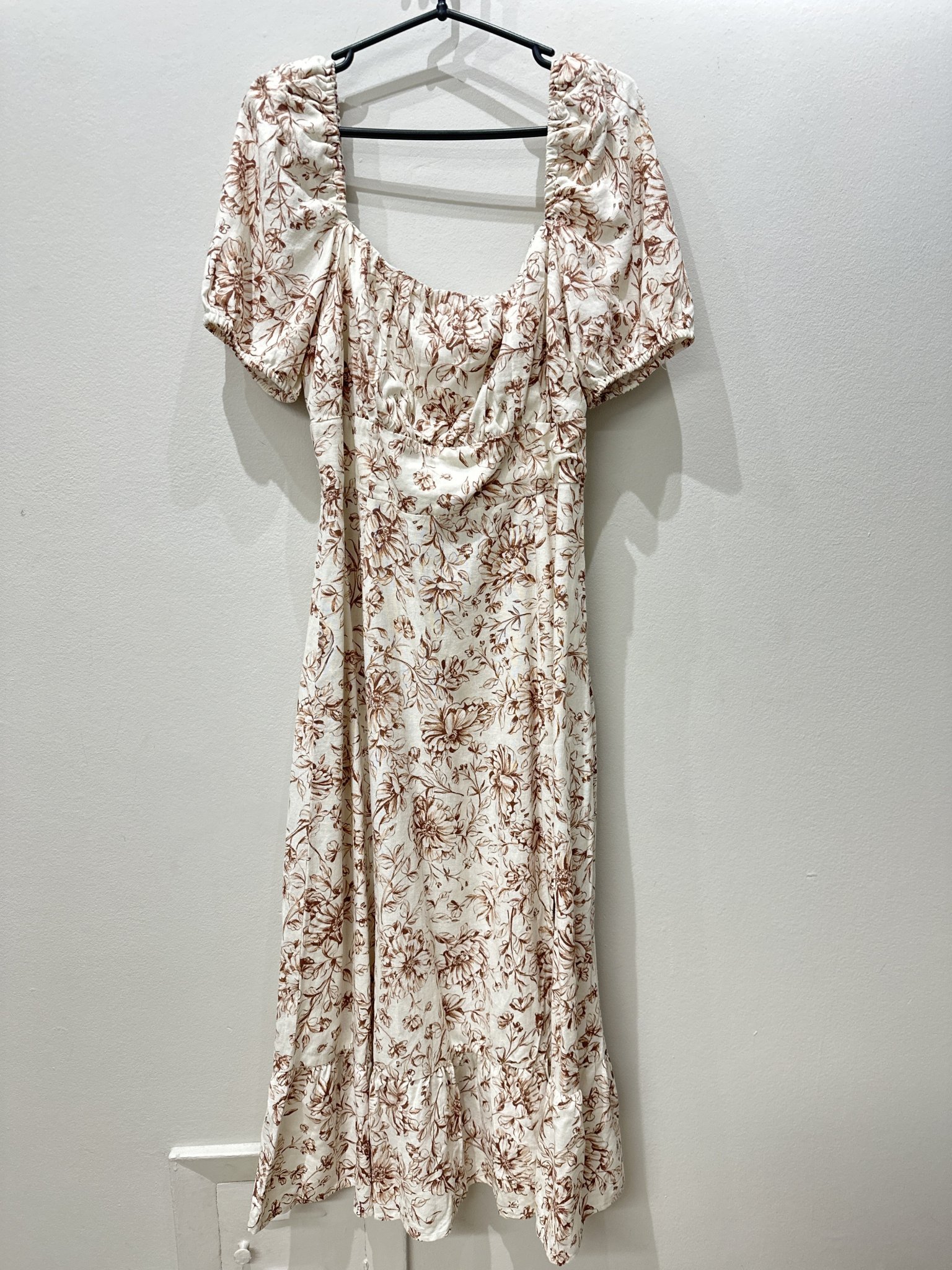 Vestido longo off white floral decote princesa m/curta bufantes London Times de linho - GG