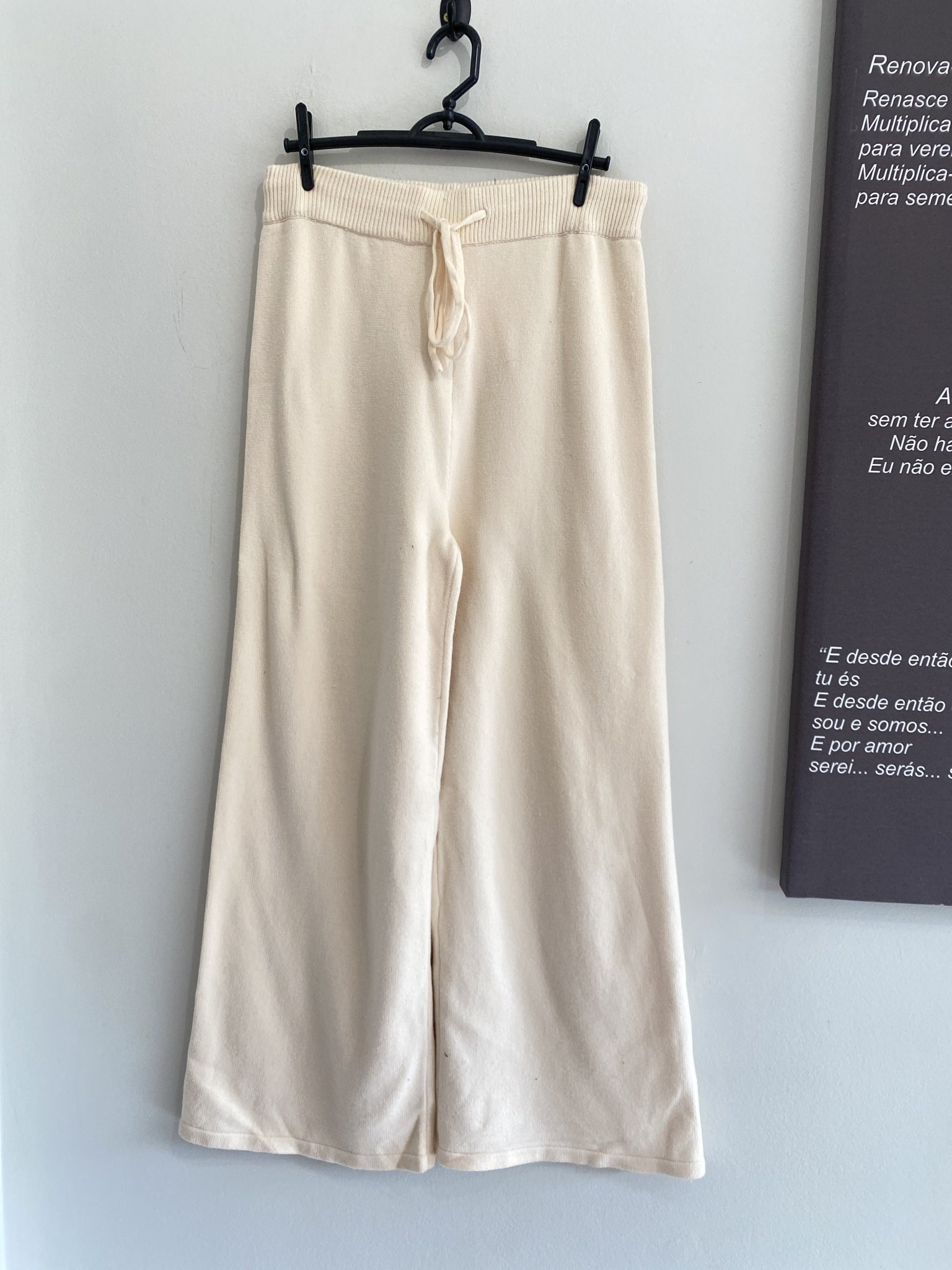 Calça pantalona bege claro tricot de cintura regulavel sem marca - M