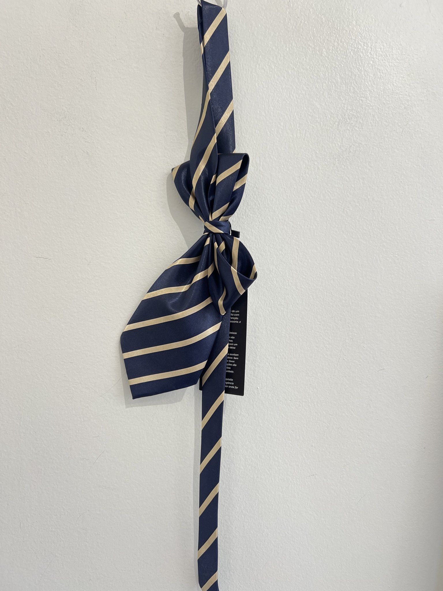Gravata laçada azul listrada