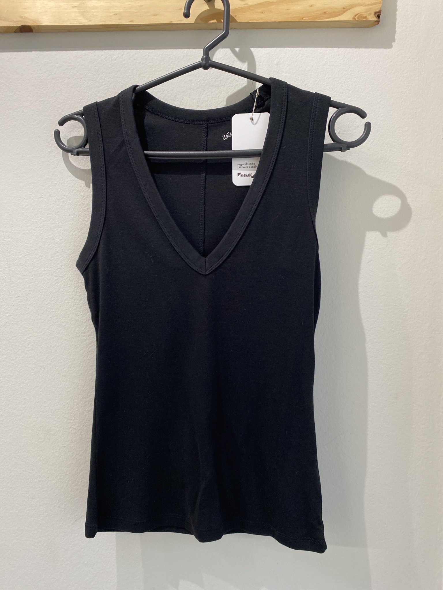Blusa preta regata s/manga Universal Thread de algodão - P