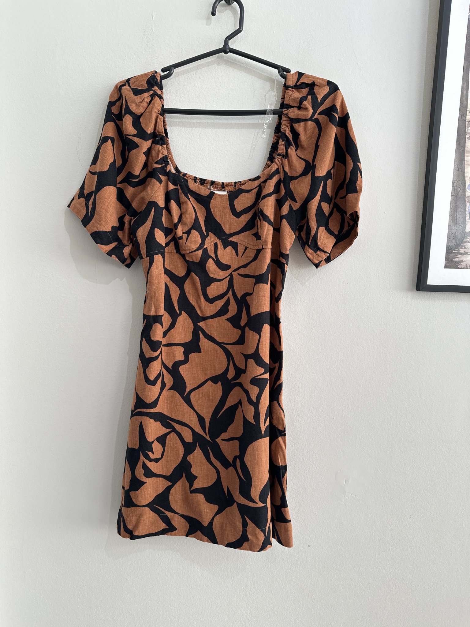 Vestido marrom estampa floral preta m/curta A New Day - P