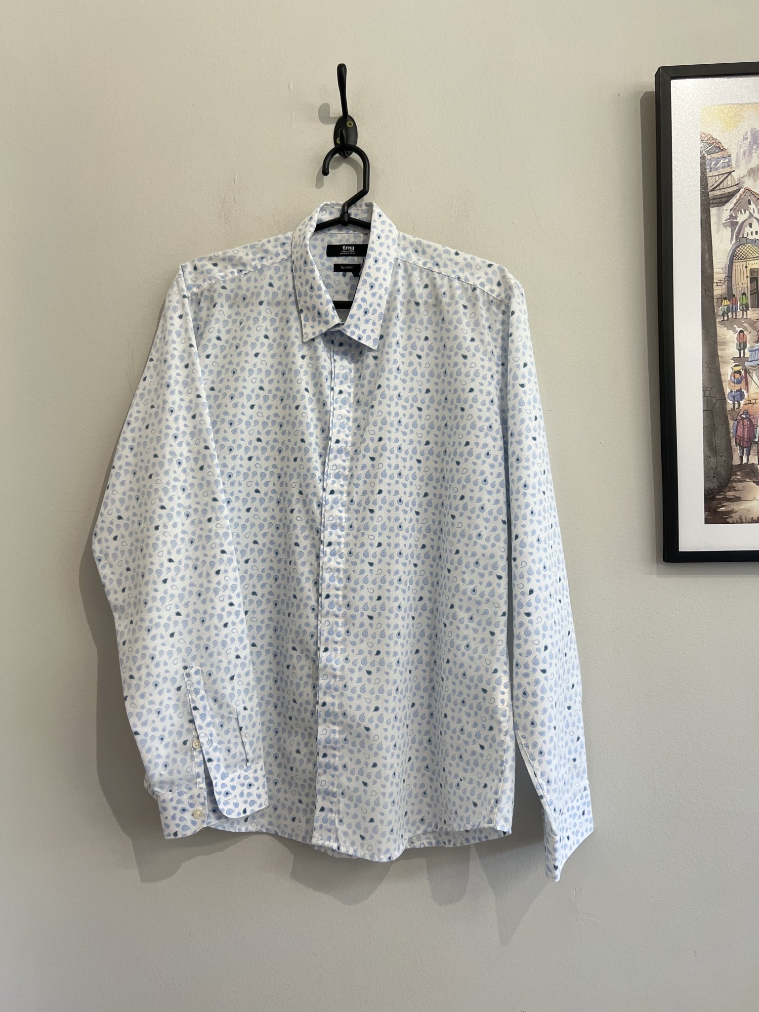 Camisa branca estampa azul abstrata m/longa TNG - M