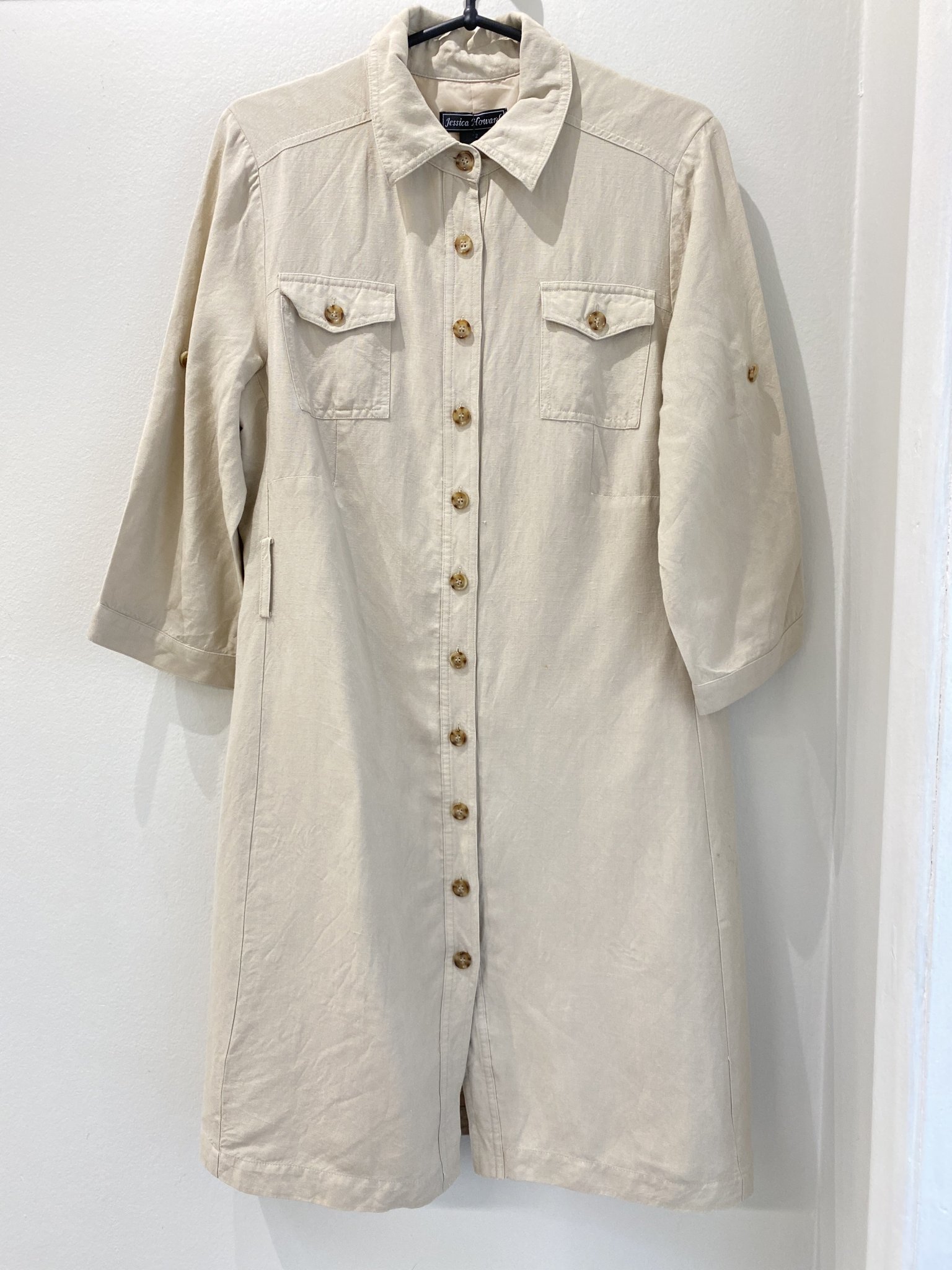 Vestido chemise bege m/longa Jessica Howard de linho e viscose - 42