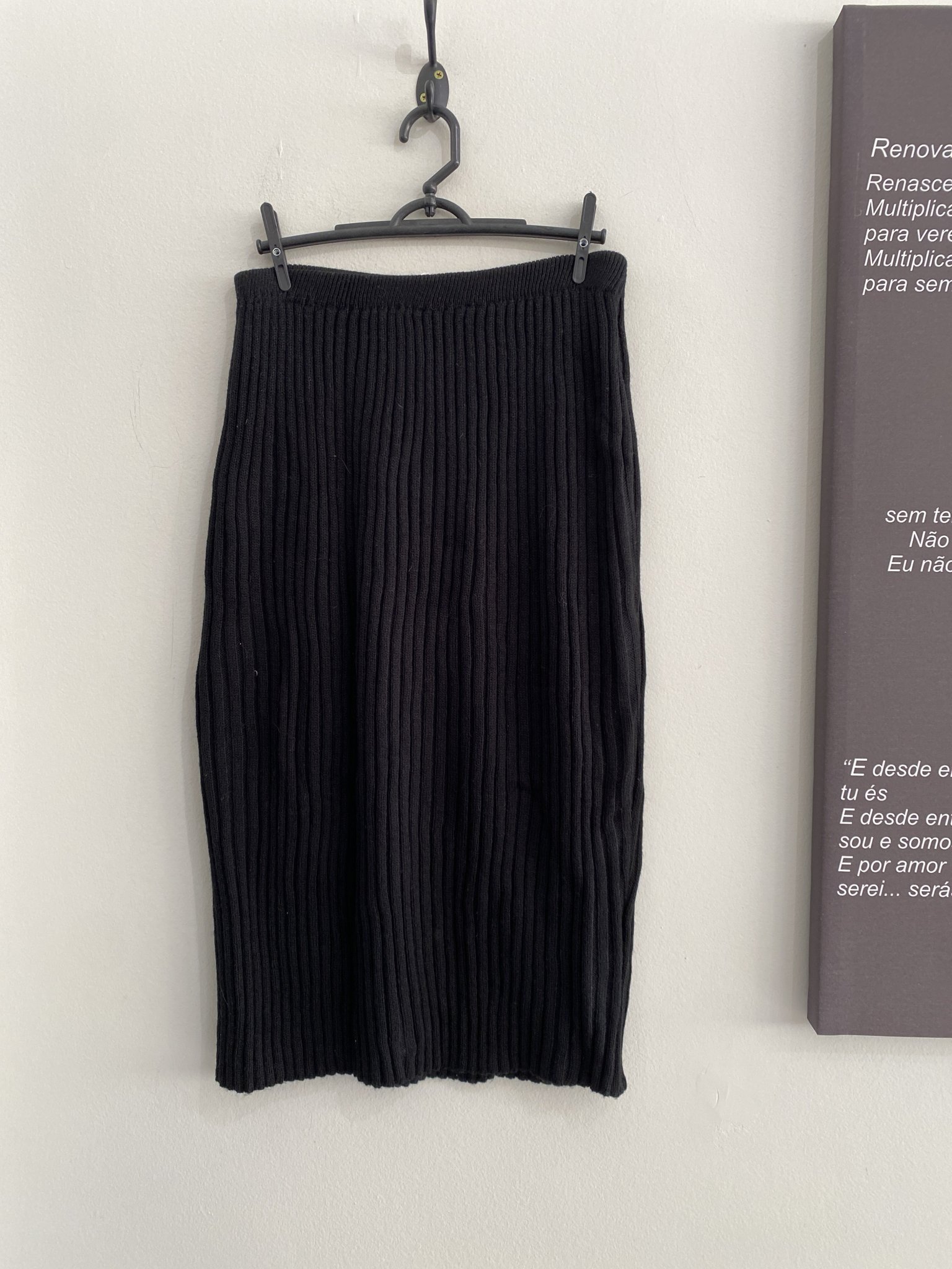 Saia midi reta preta tricot Simsbury - P