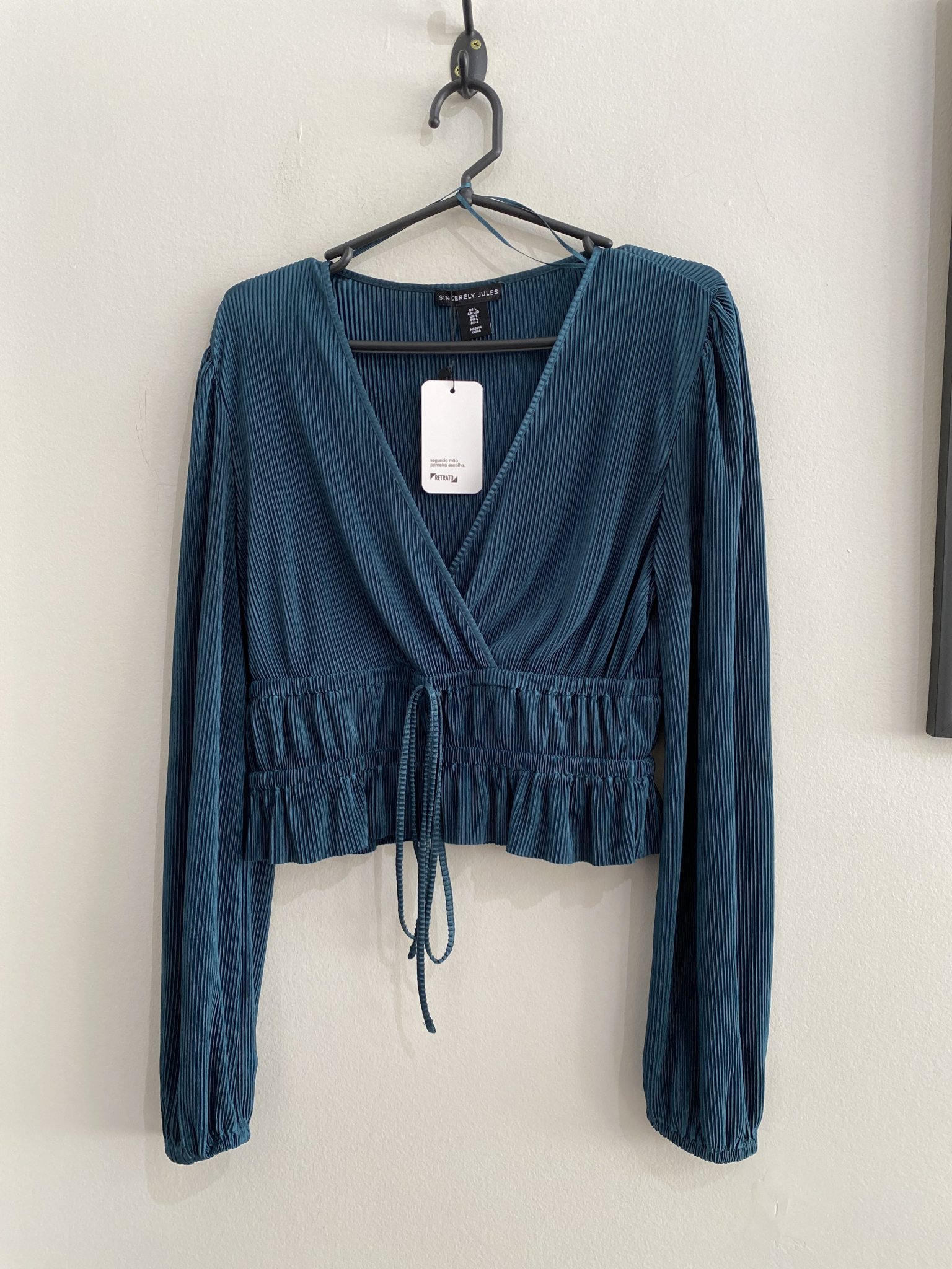 Blusa verde escuro plissada m/longa e decote v Sincerely Jules - G