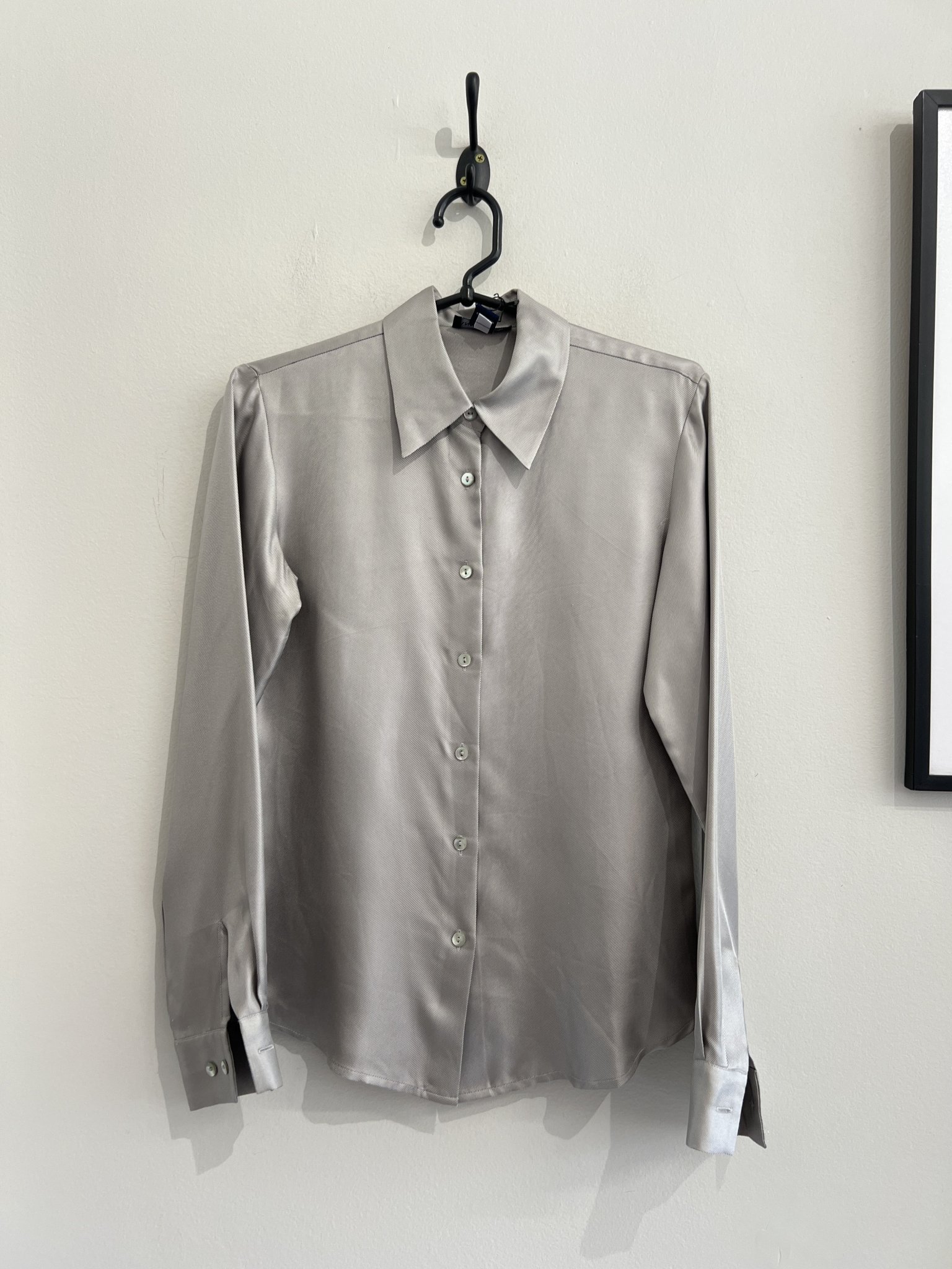 Camisa cinza m/longa Ann Taylor de seda - M