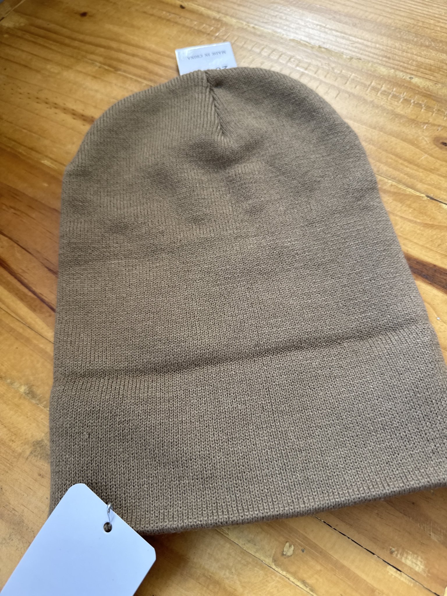 Touca marrom de tricot basica