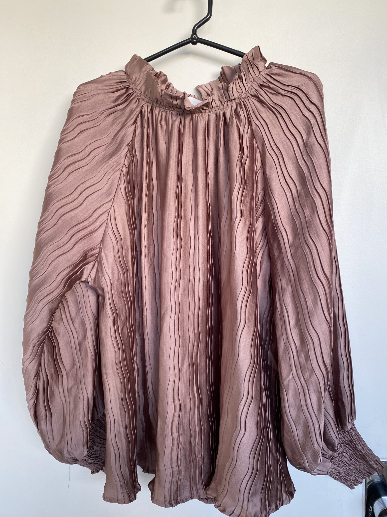Blusa rose acetinada e texturizada m/longa Fab´rik - M