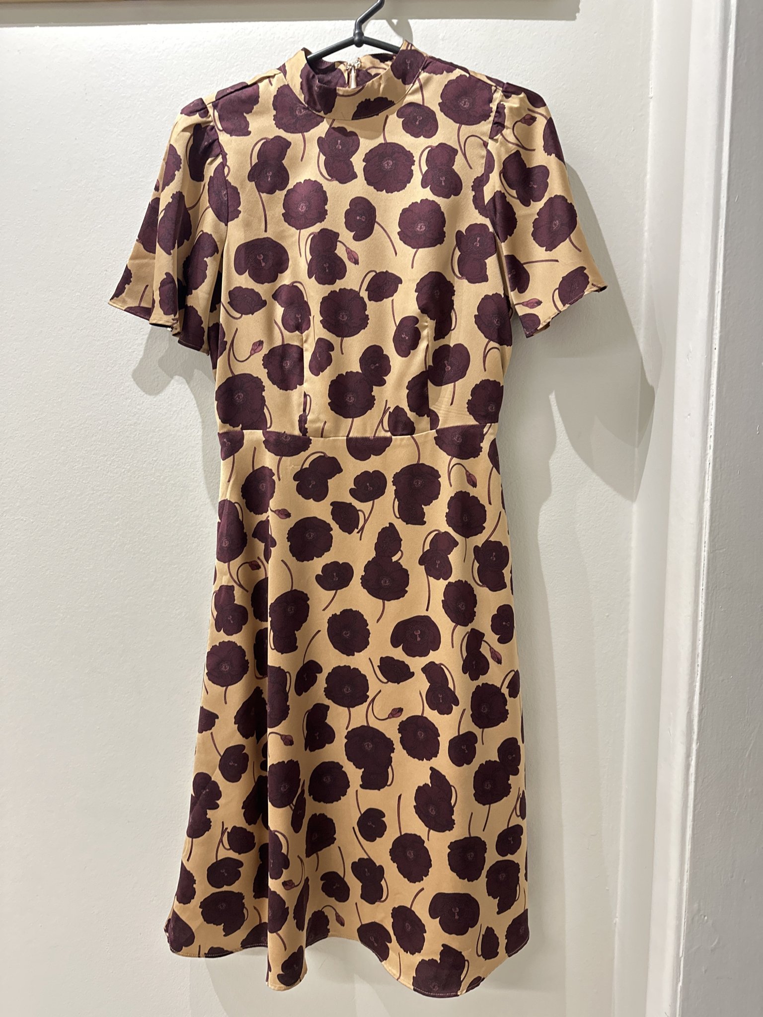 Vestido midi dourado floral fuscia acetinado m/curta Ann Taylor - PP