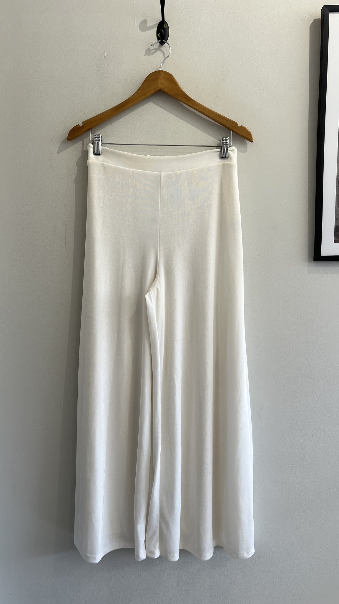 Calça pantalona branca brilhosa cintura regulável Gule - P Branco tamanho P - foto principal