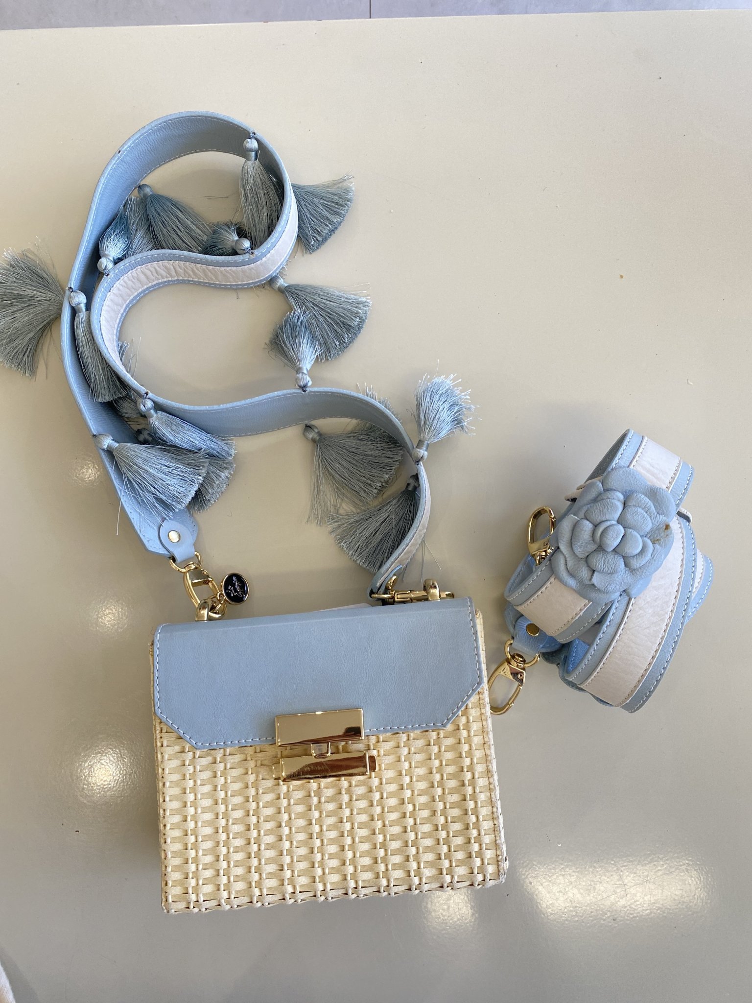 Bolsa tiracolo azul bebe modelo quadrado com duas alças La Spezia - foto principal