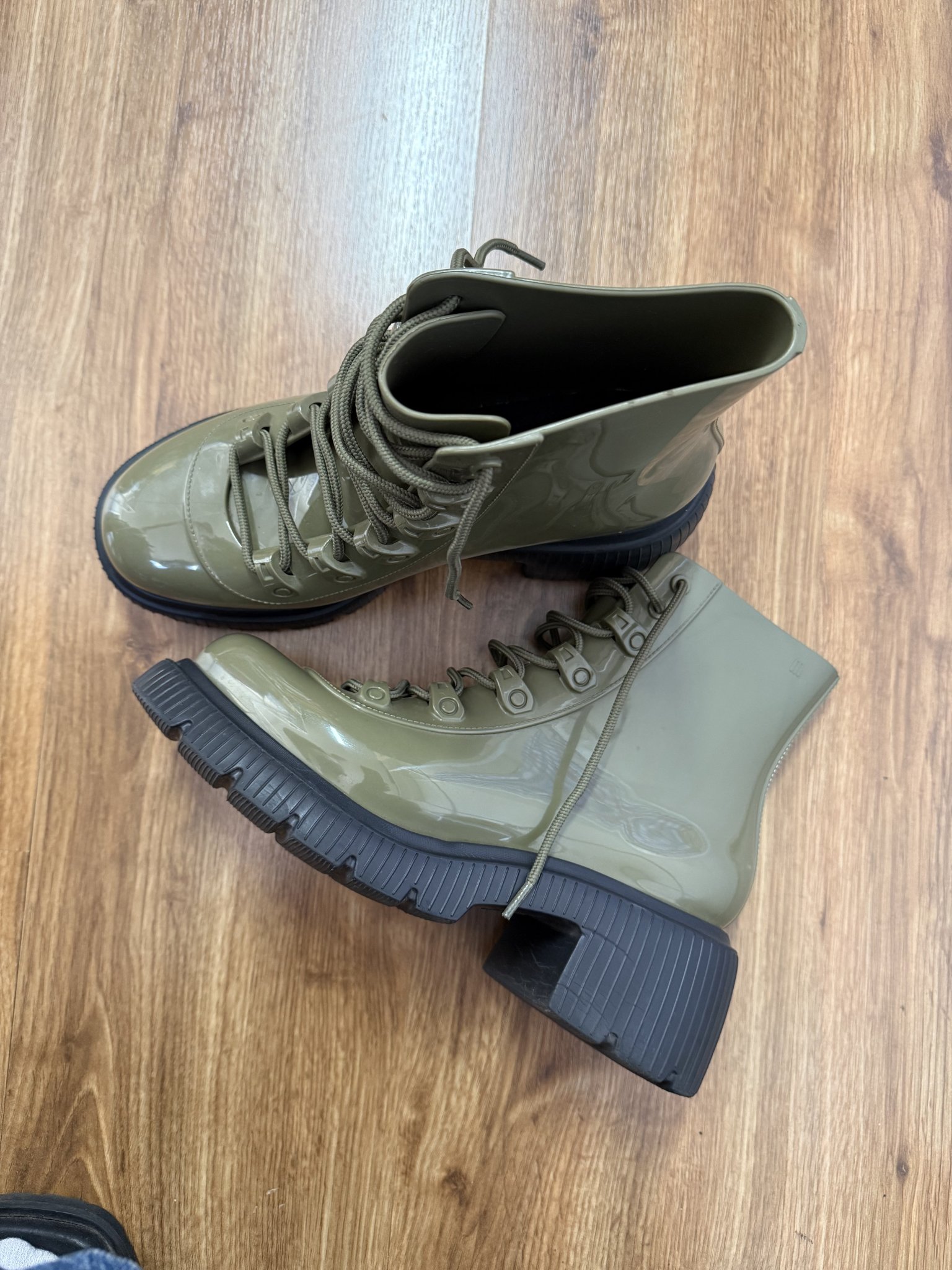 Bota verde oliva tratorada Melissa - 39/40 tamanho 39/40 - foto principal