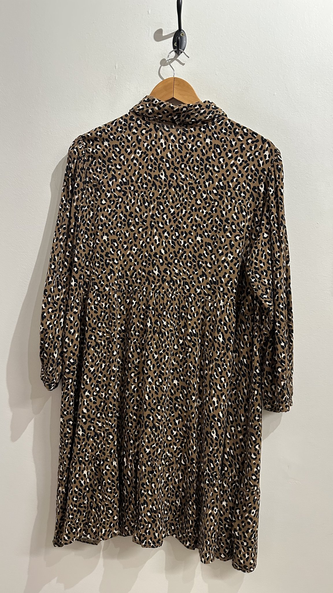 Vestido animal print onça de botões m/longa City - GG tamanho GG - vista adicional 2