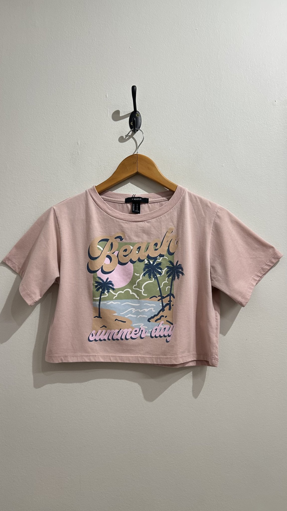 T-shirt cropped rosa Beach Summer Day Forever 21 - P tamanho P - foto principal