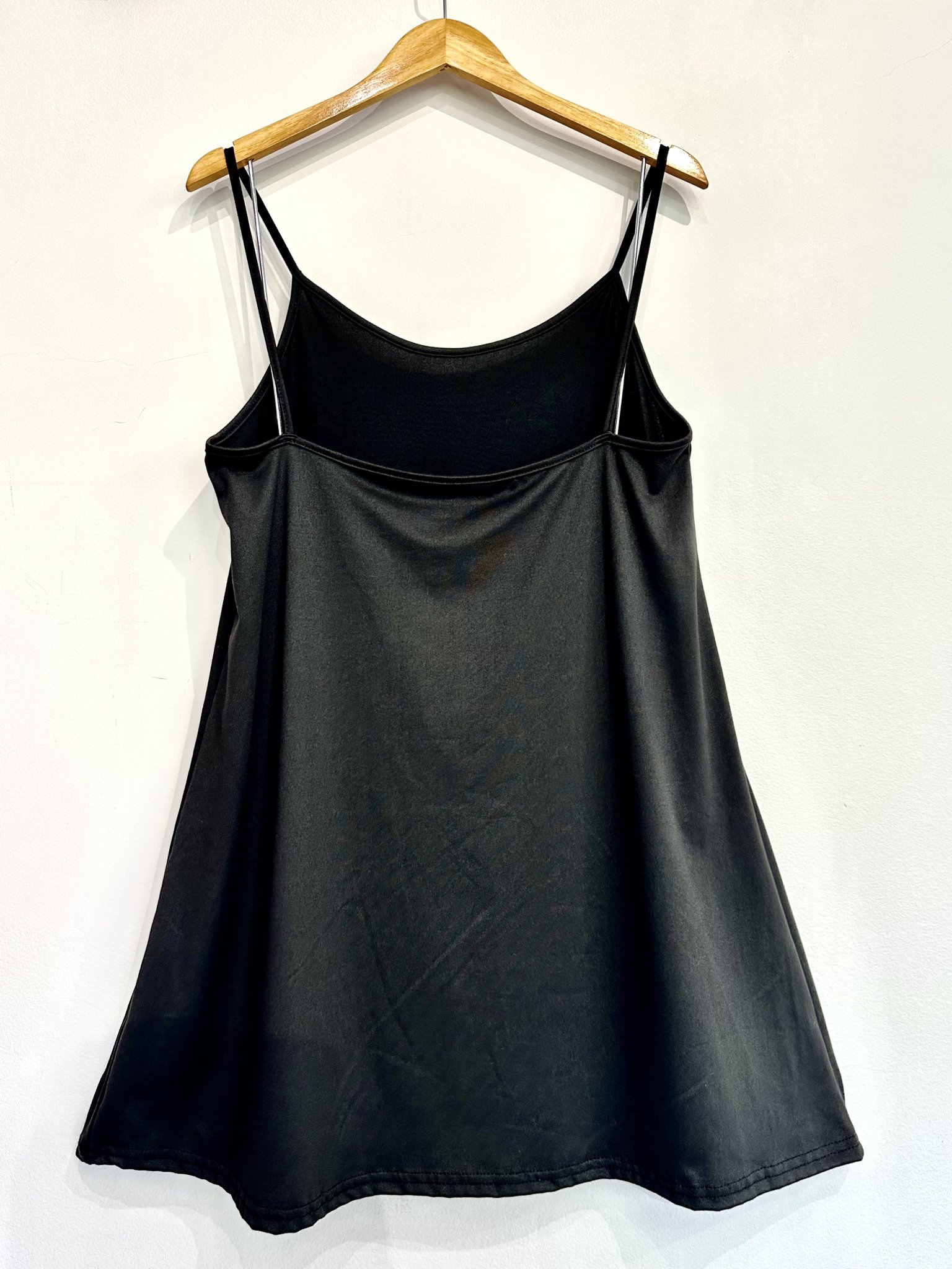 Vestido (forro) de alcinha preto básico M - vista adicional 2