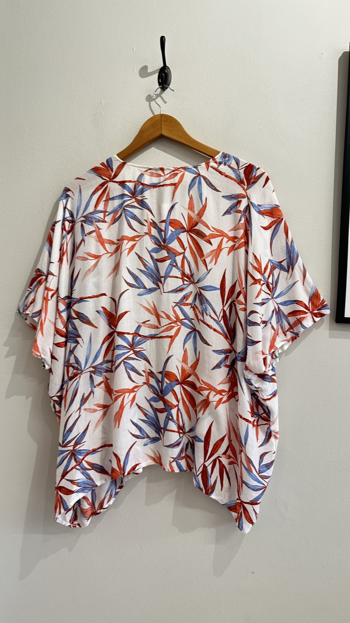Quimono floral vermelho e azul Forever 21 - GG azul, vermelho tamanho GG - vista adicional 3